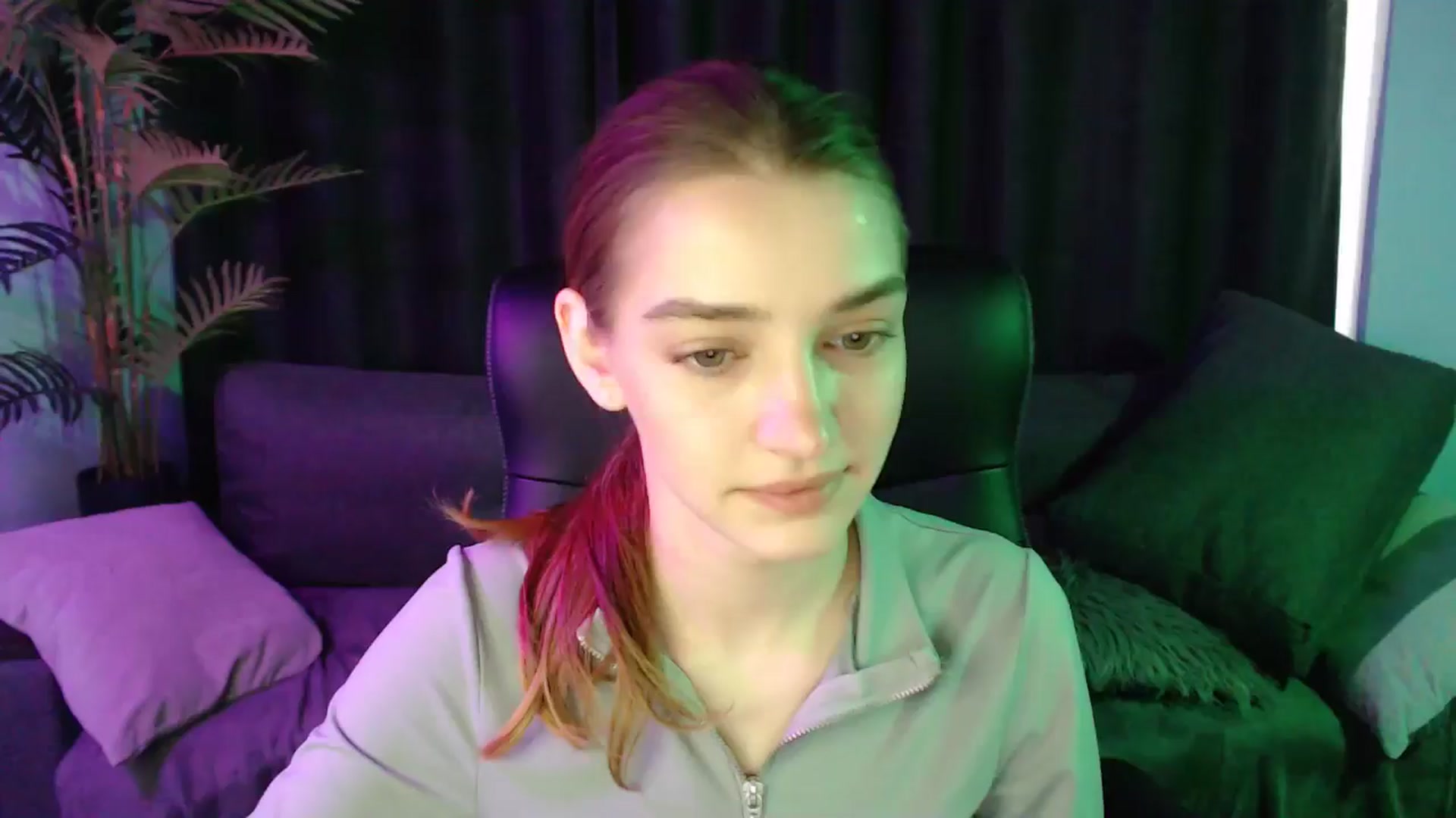 Gallery image thumbnail from LaraMinx's myfreecams stream on, 04/22/2026, 12:28 image 3 of 20