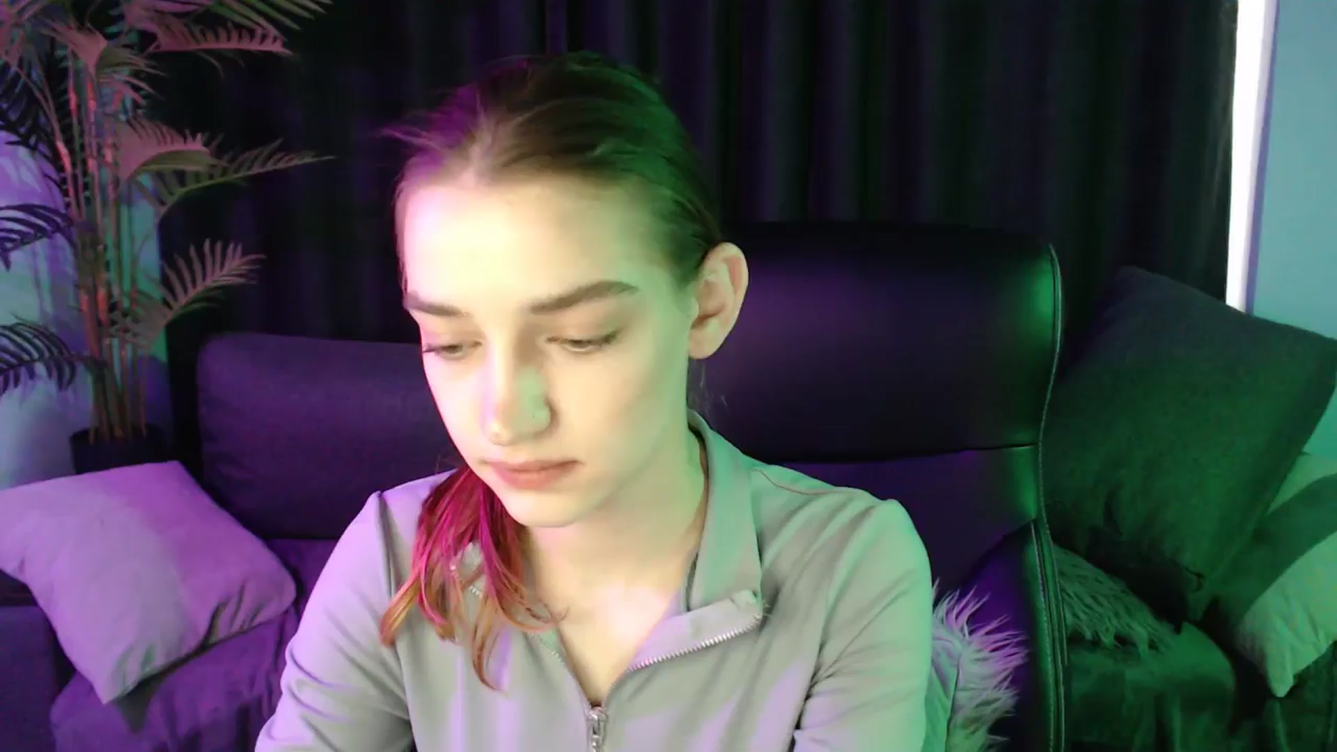 Gallery image thumbnail from LaraMinx's myfreecams stream on, 04/22/2026, 12:28 image 4 of 20