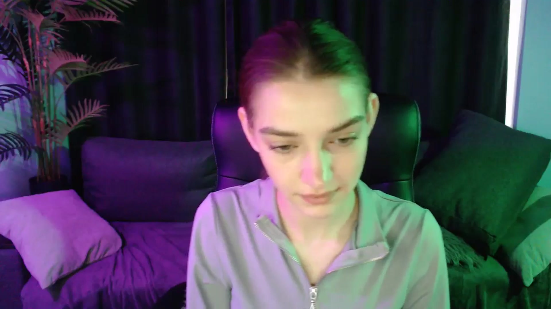 Gallery image thumbnail from LaraMinx's myfreecams stream on, 04/22/2026, 12:28 image 6 of 20