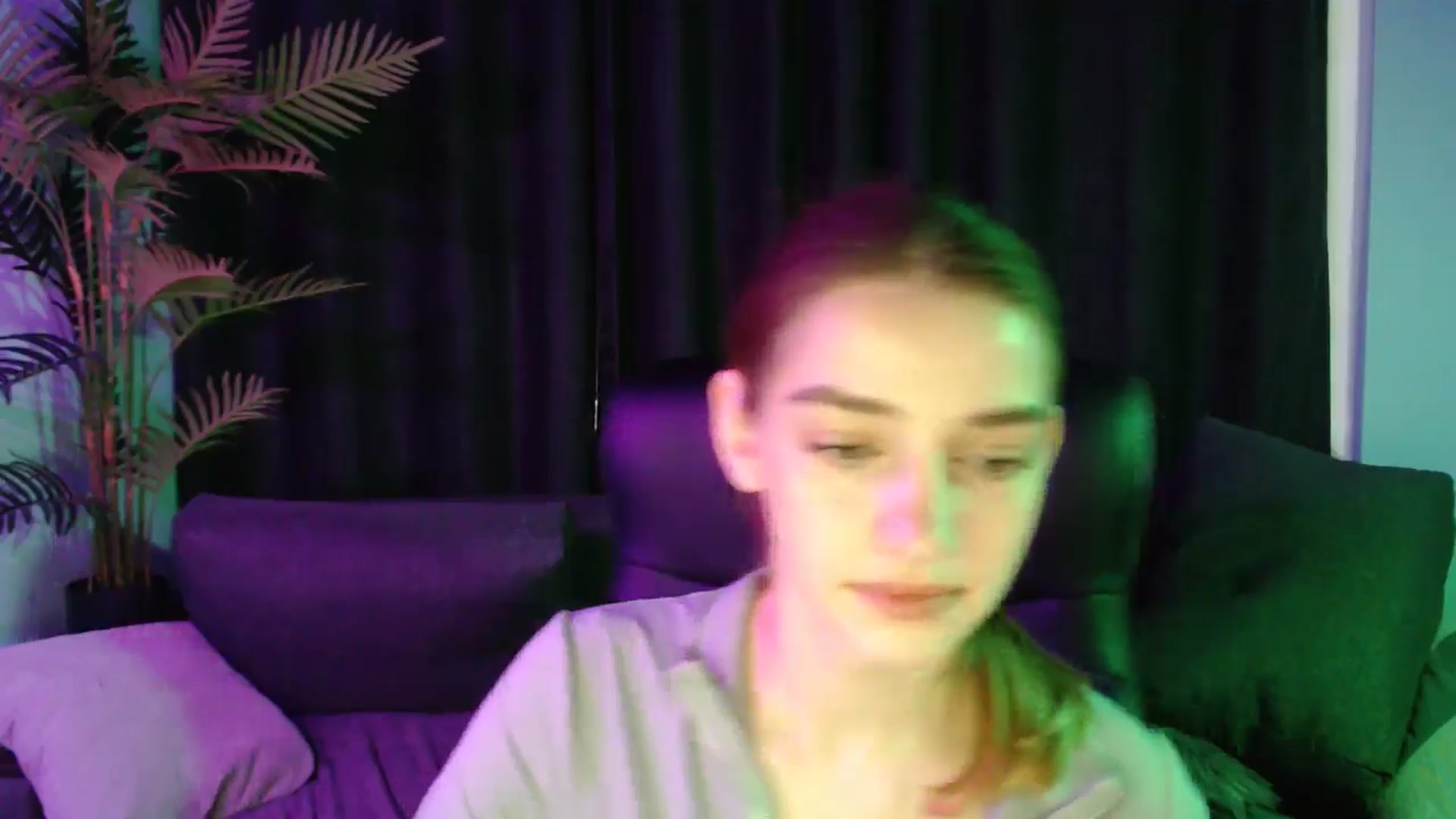 Gallery image thumbnail from LaraMinx's myfreecams stream on, 04/22/2026, 13:49 image 17 of 20