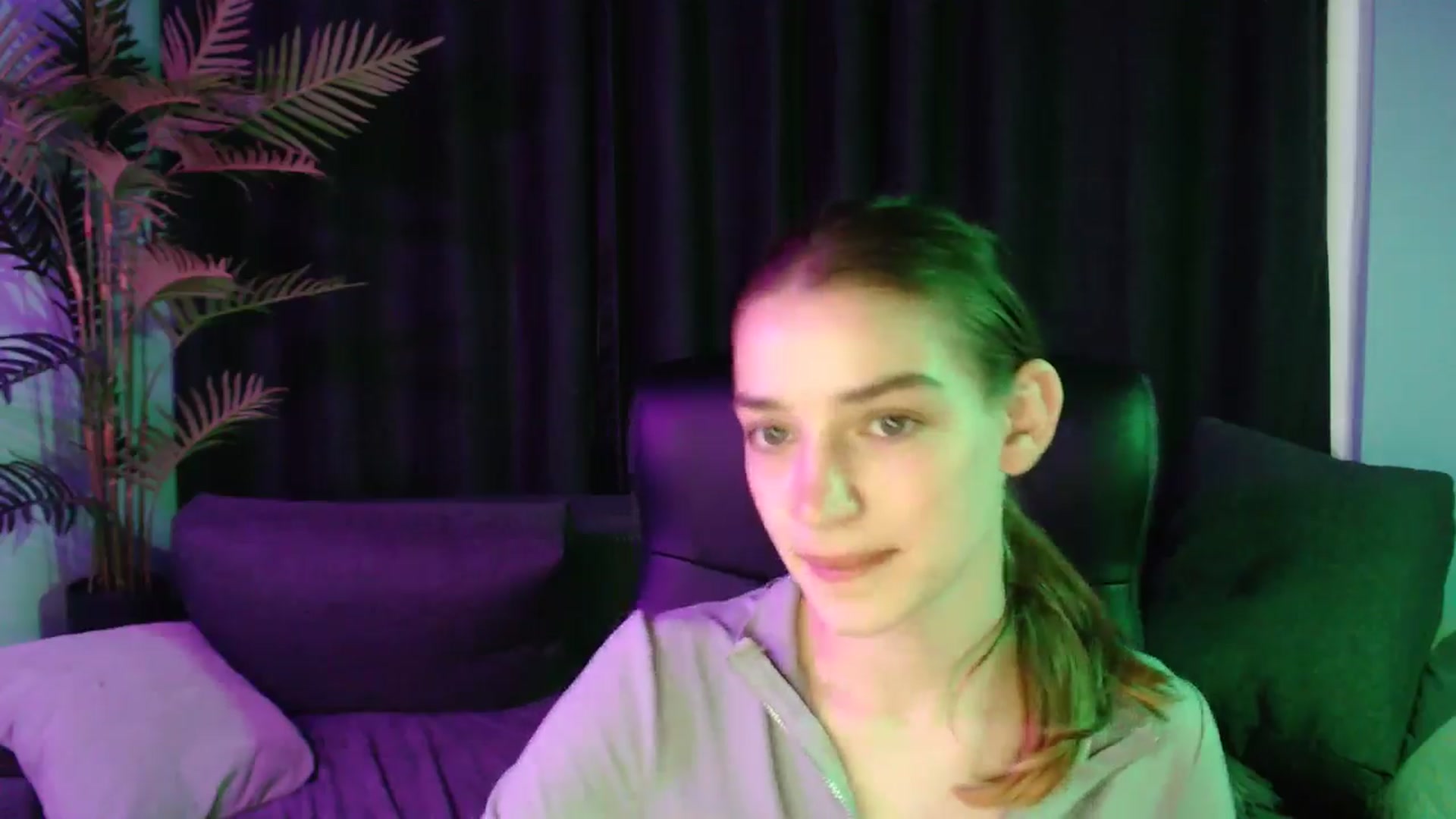 Gallery image thumbnail from LaraMinx's myfreecams stream on, 04/22/2026, 13:49 image 13 of 20