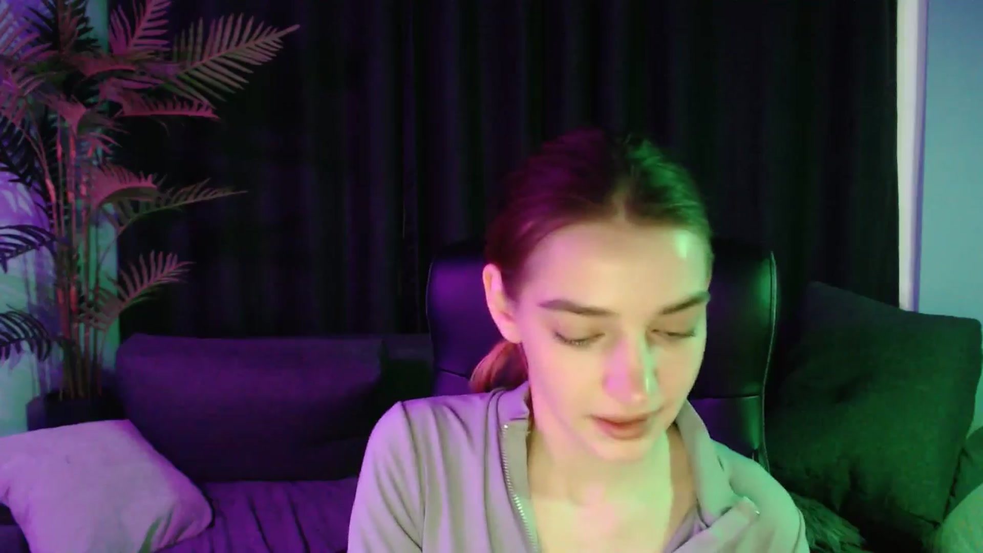 Gallery image thumbnail from LaraMinx's myfreecams stream on, 04/22/2026, 13:49 image 11 of 20
