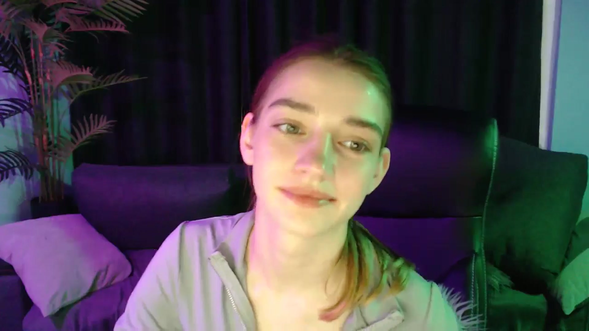 Gallery image thumbnail from LaraMinx's myfreecams stream on, 04/22/2026, 13:49 image 18 of 20