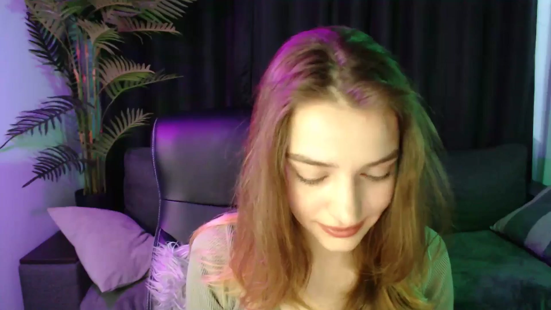 Gallery image thumbnail from LaraMinx's myfreecams stream on, 04/26/2026, 09:04 image 12 of 20