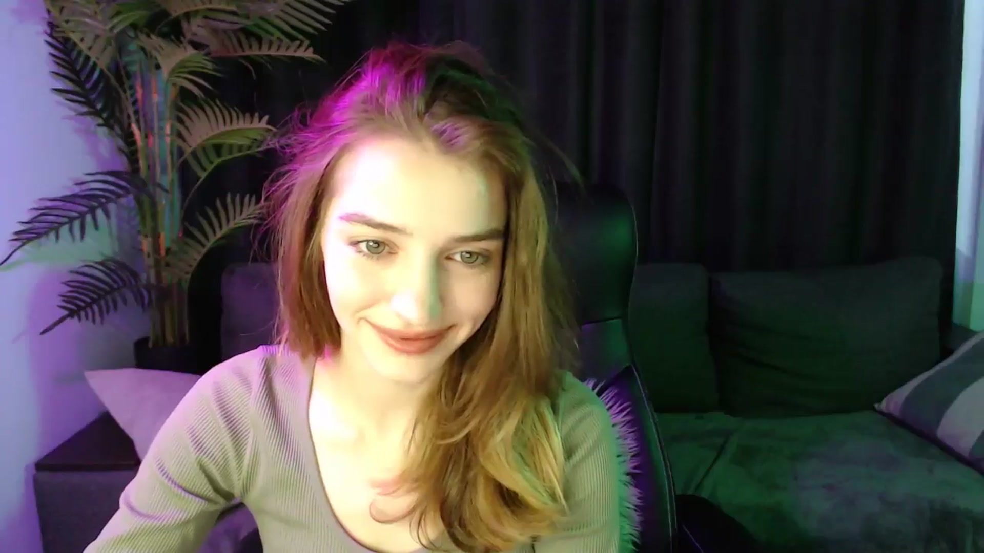 Gallery image thumbnail from LaraMinx's myfreecams stream on, 04/26/2026, 09:04 image 9 of 20
