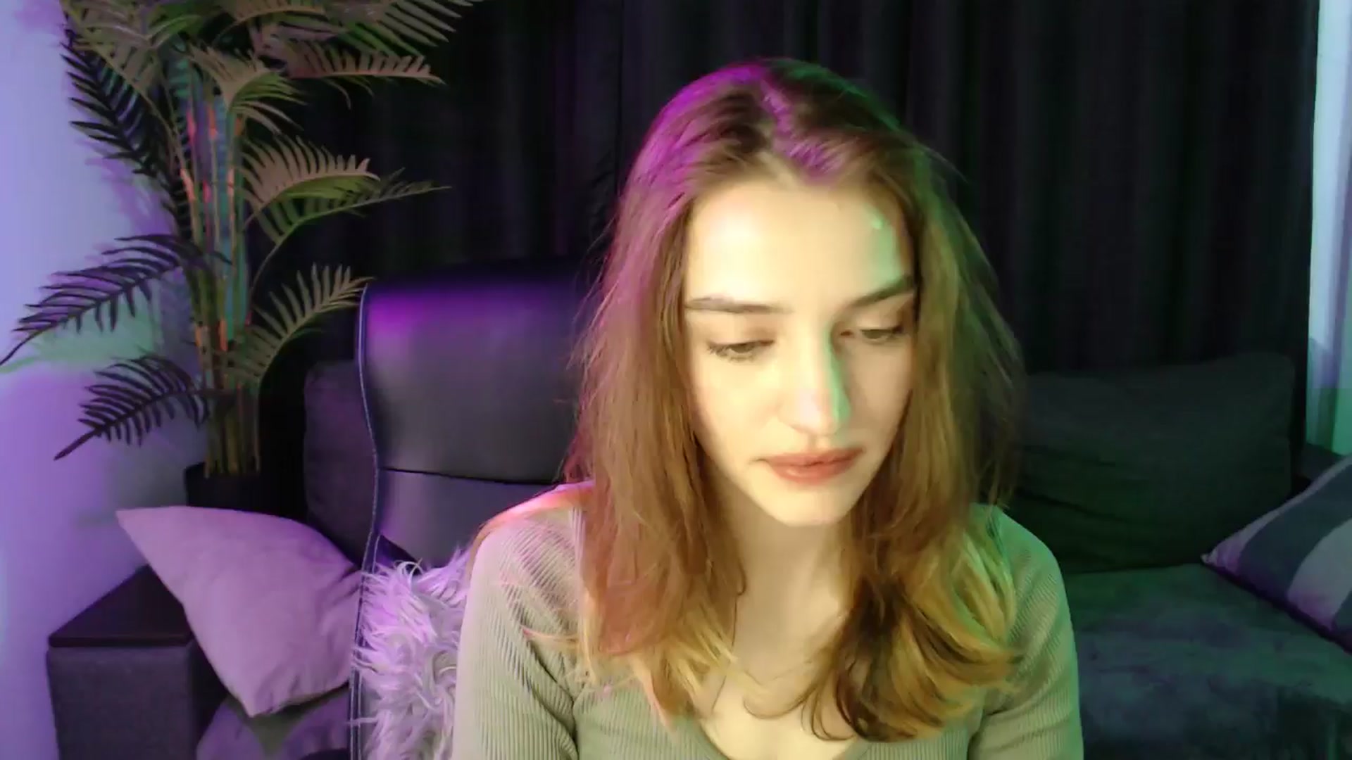 Gallery image thumbnail from LaraMinx's myfreecams stream on, 04/26/2026, 09:04 image 13 of 20