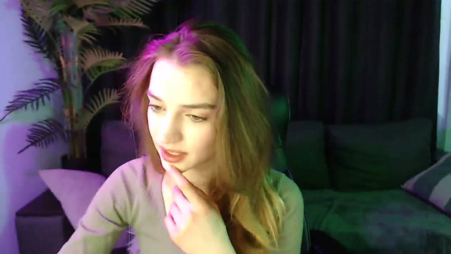Gallery image thumbnail from LaraMinx's myfreecams stream on, 04/26/2026, 09:04 image 10 of 20