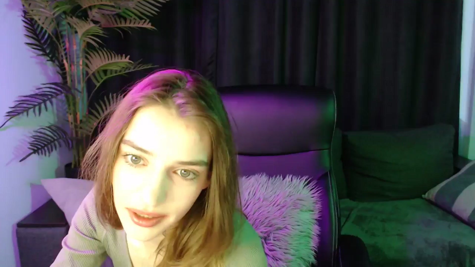 Gallery image thumbnail from LaraMinx's myfreecams stream on, 04/26/2026, 09:04 image 4 of 20