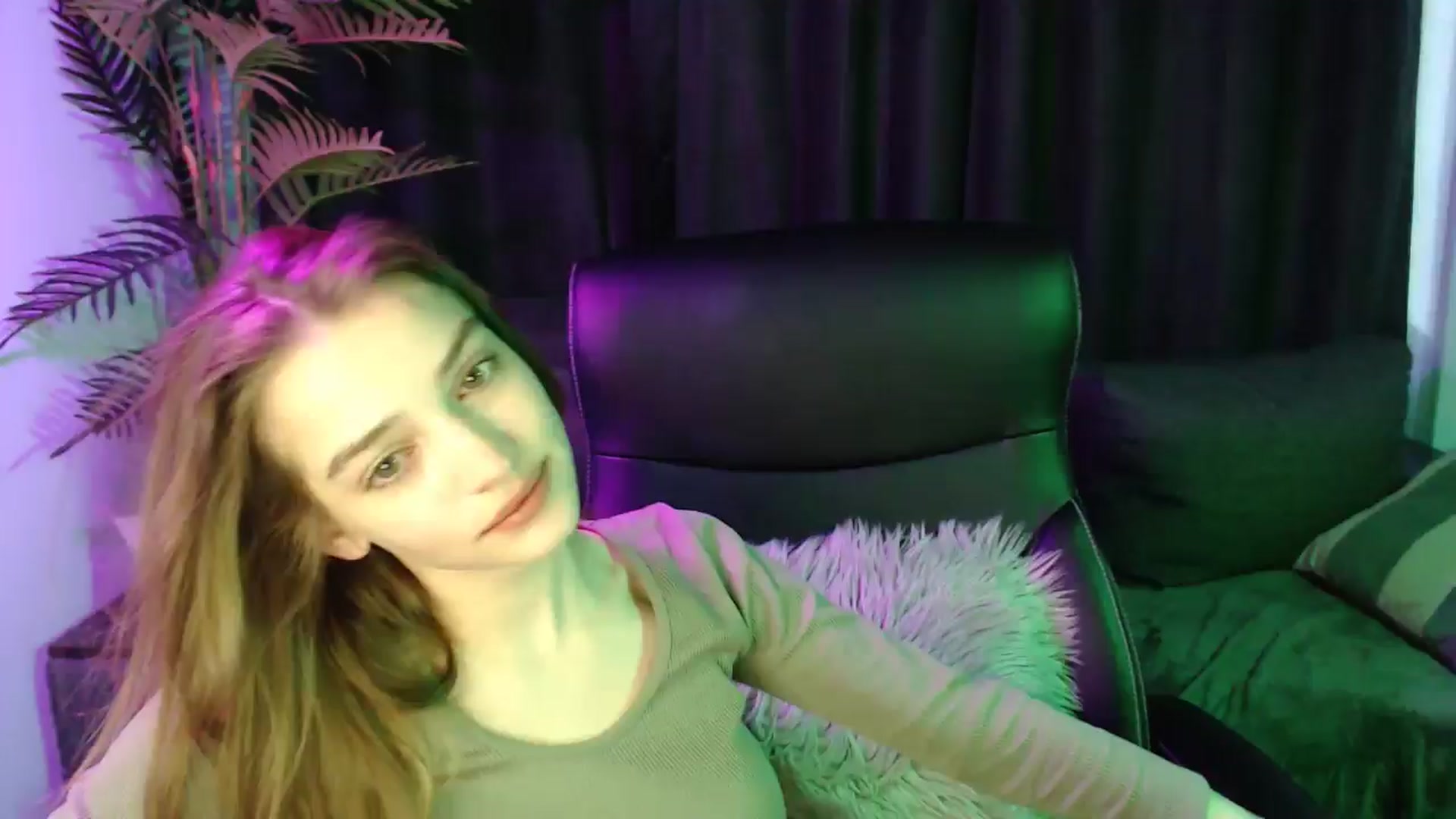 Gallery image thumbnail from LaraMinx's myfreecams stream on, 04/26/2026, 09:43 image 8 of 20