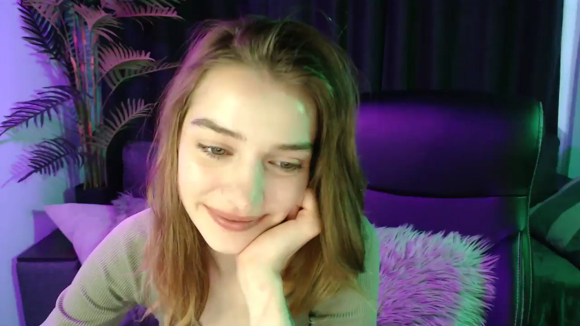 Gallery image thumbnail from LaraMinx's myfreecams stream on, 04/26/2026, 09:43 image 16 of 20