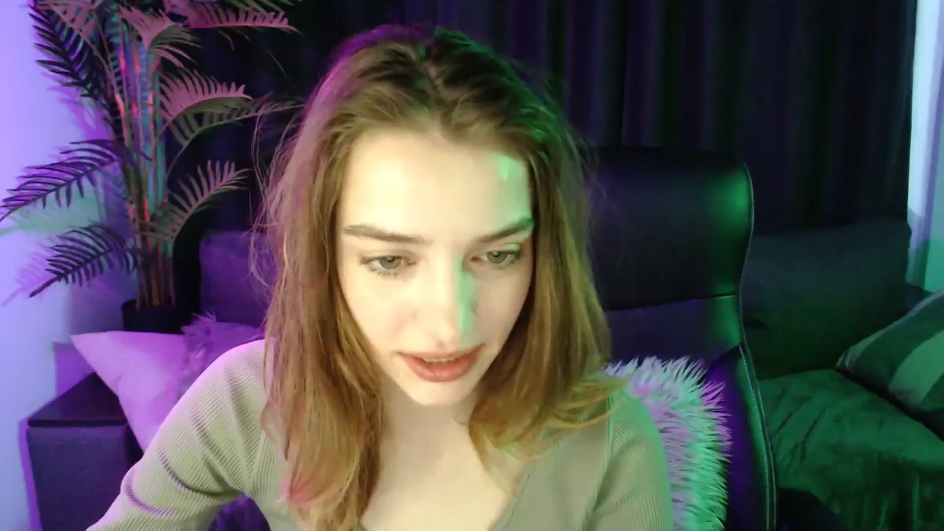 Gallery image thumbnail from LaraMinx's myfreecams stream on, 04/26/2026, 09:43 image 18 of 20