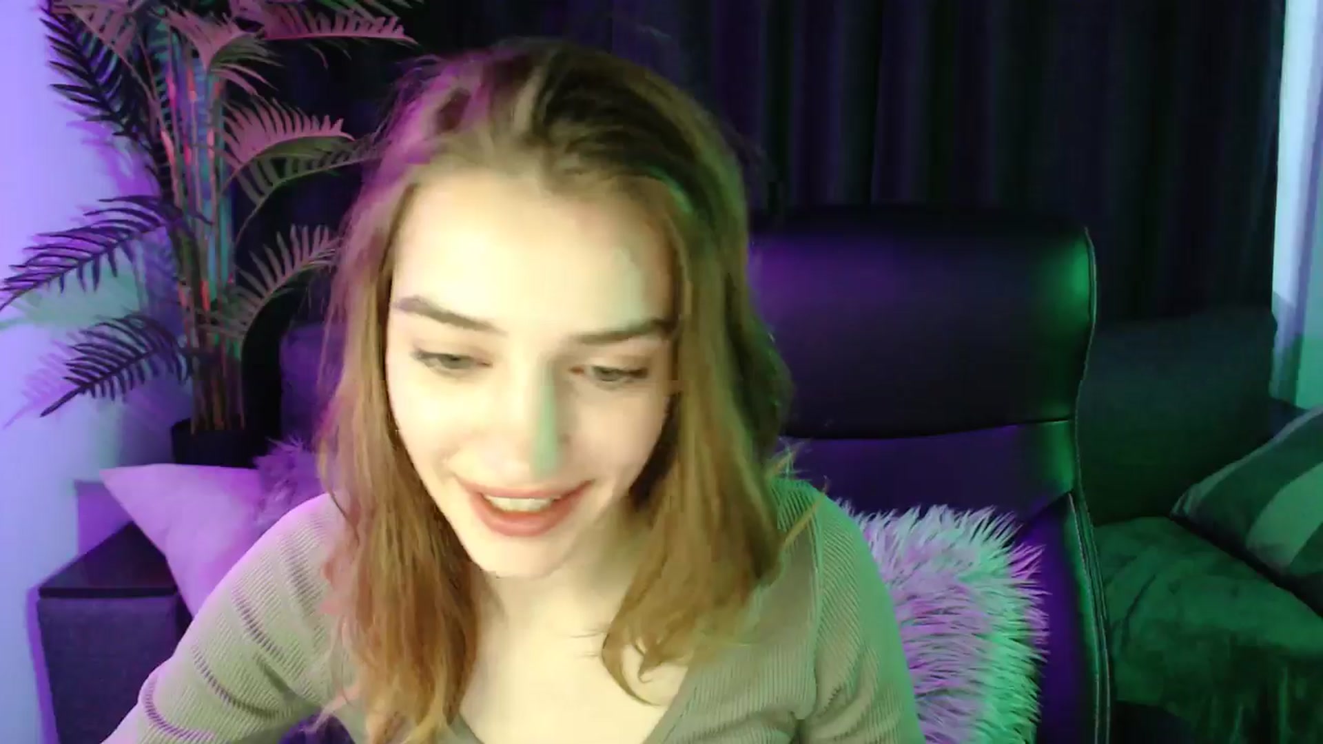 Gallery image thumbnail from LaraMinx's myfreecams stream on, 04/26/2026, 09:43 image 15 of 20