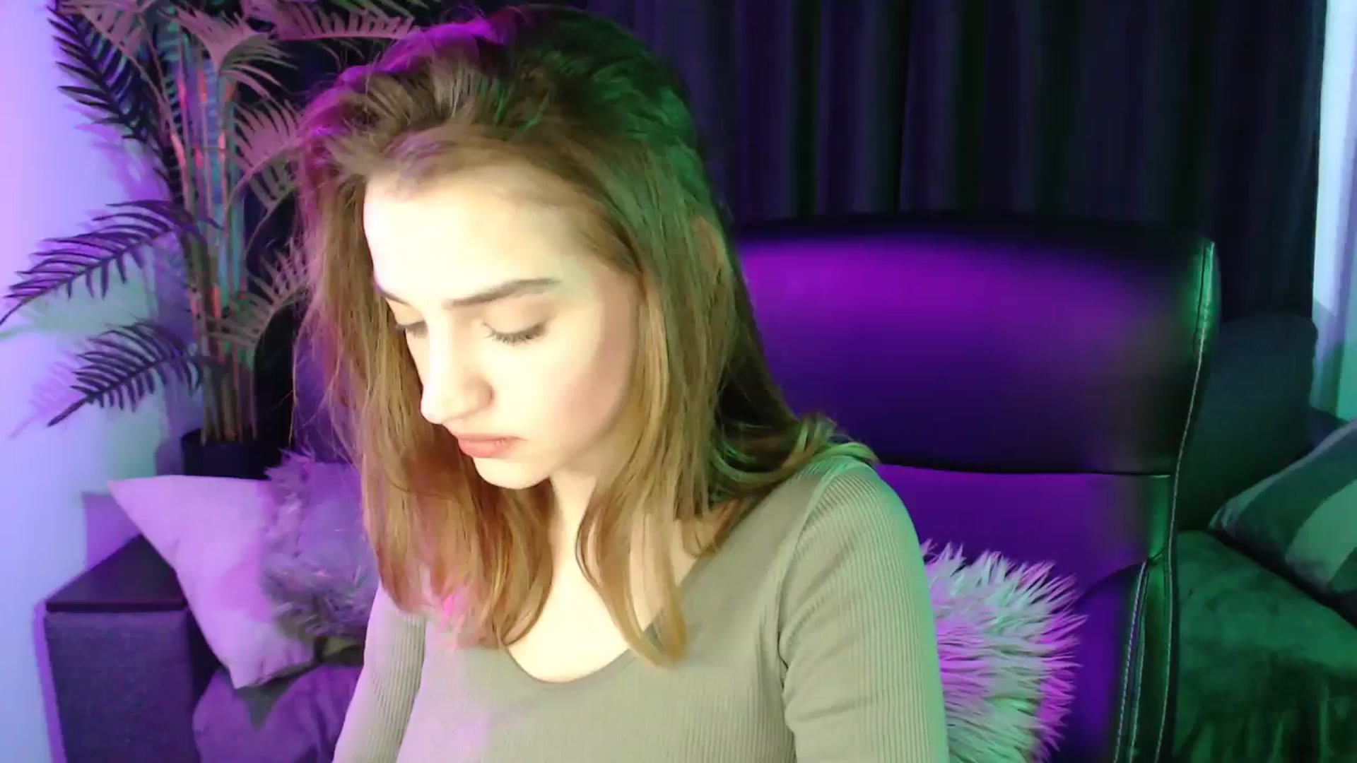 Gallery image thumbnail from LaraMinx's myfreecams stream on, 04/26/2026, 09:43 image 11 of 20