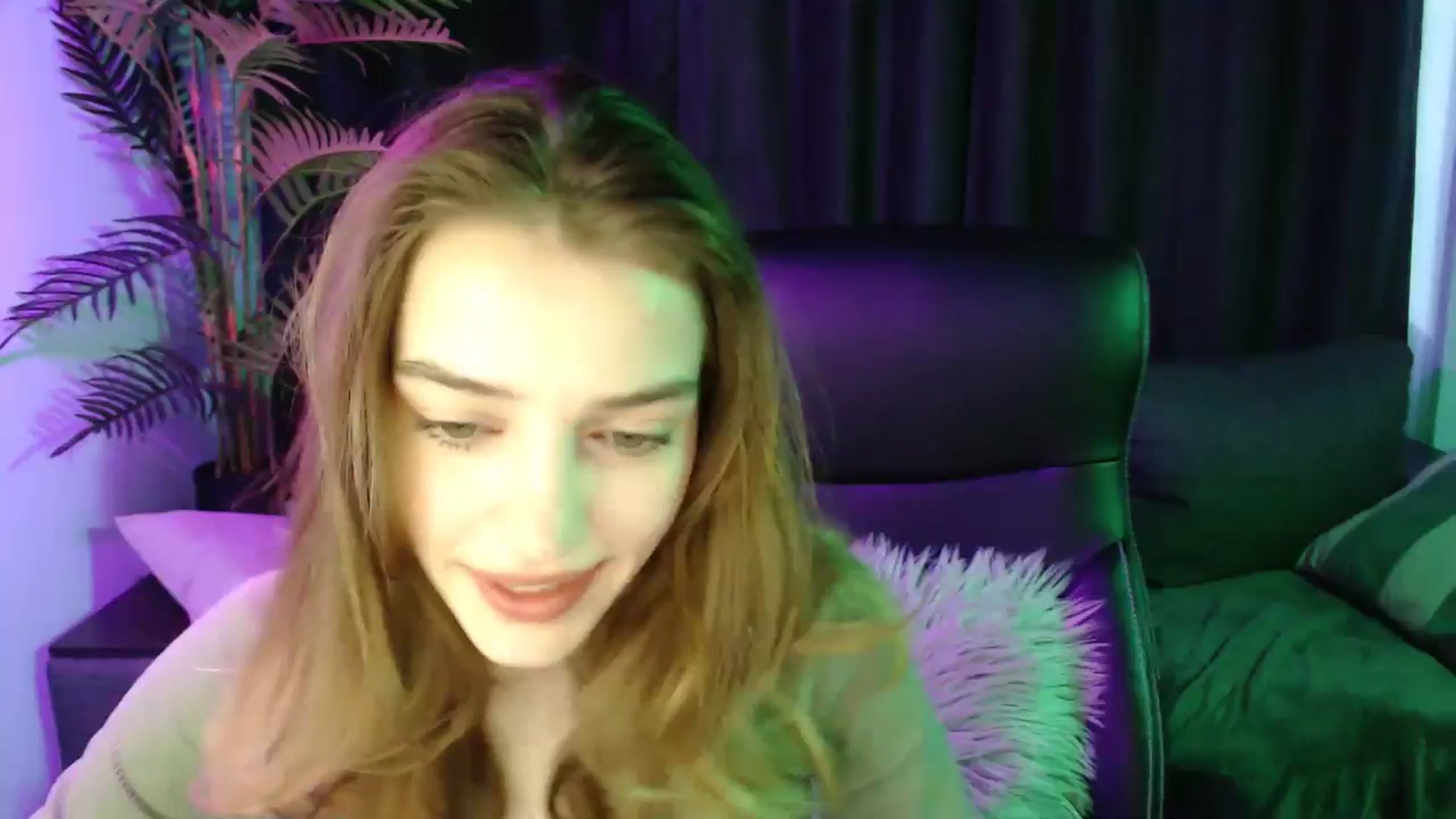 Gallery image thumbnail from LaraMinx's myfreecams stream on, 04/26/2026, 09:43 image 1 of 20