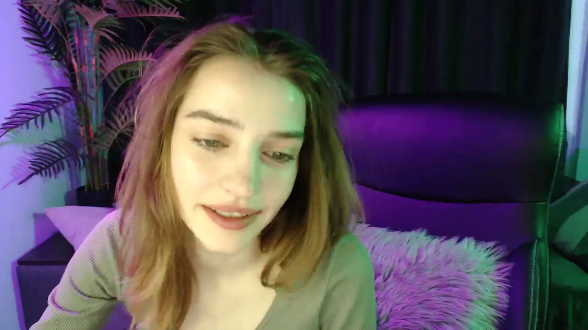 Gallery image thumbnail from LaraMinx's myfreecams stream on, 04/26/2026, 09:43 image 17 of 20