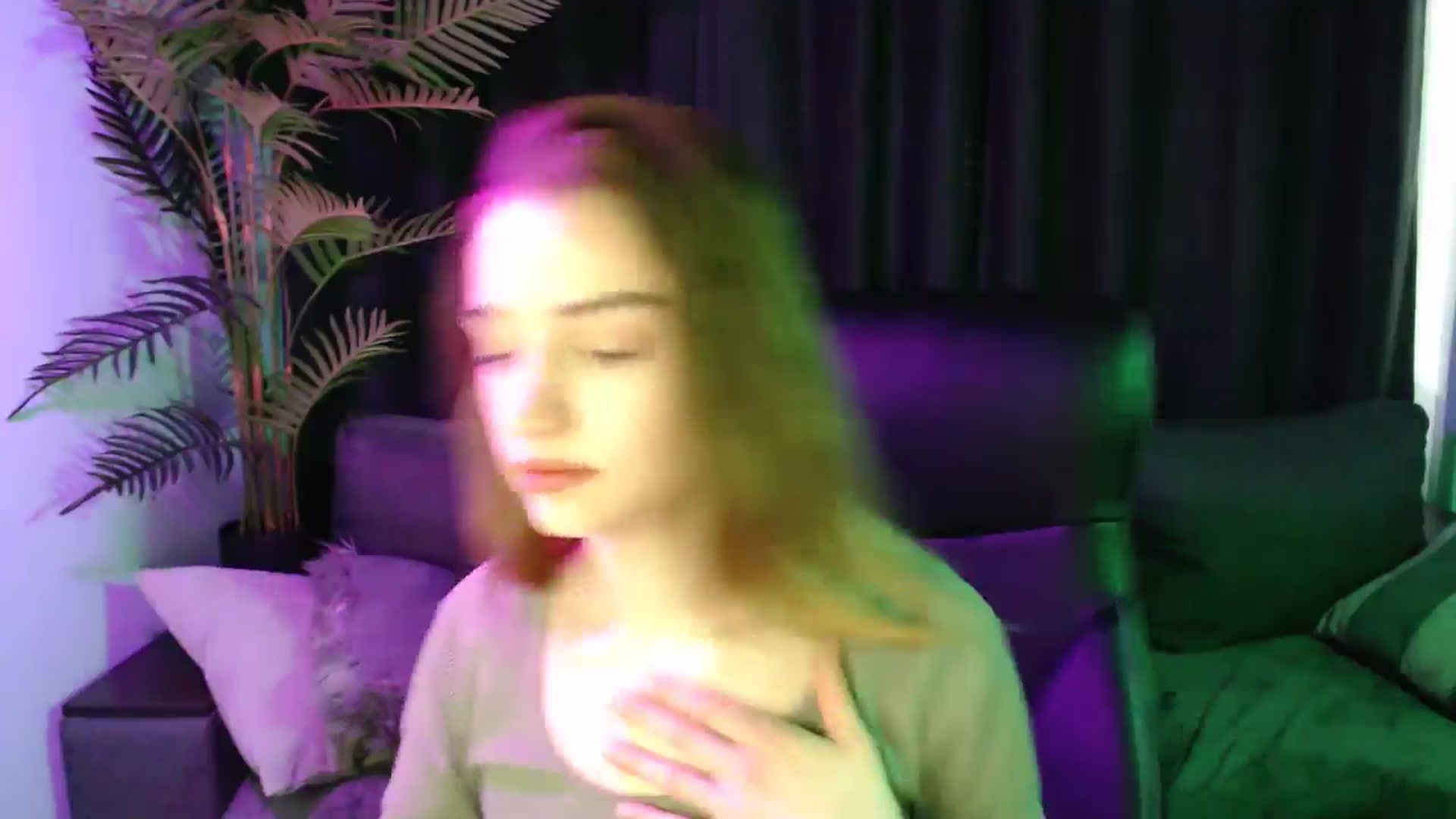 Gallery image thumbnail from LaraMinx's myfreecams stream on, 04/26/2026, 11:09 image 15 of 20