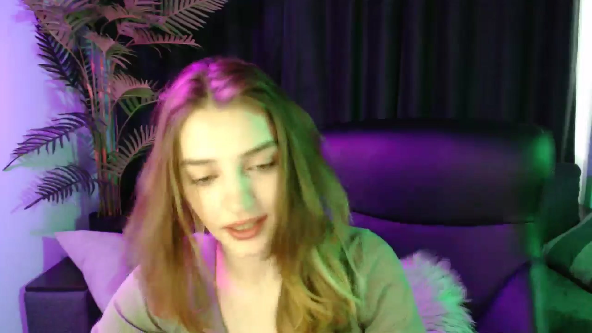 Gallery image thumbnail from LaraMinx's myfreecams stream on, 04/26/2026, 11:09 image 18 of 20