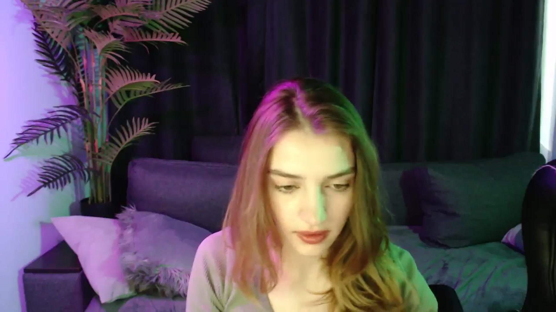 Gallery image thumbnail from LaraMinx's myfreecams stream on, 04/26/2026, 11:09 image 10 of 20