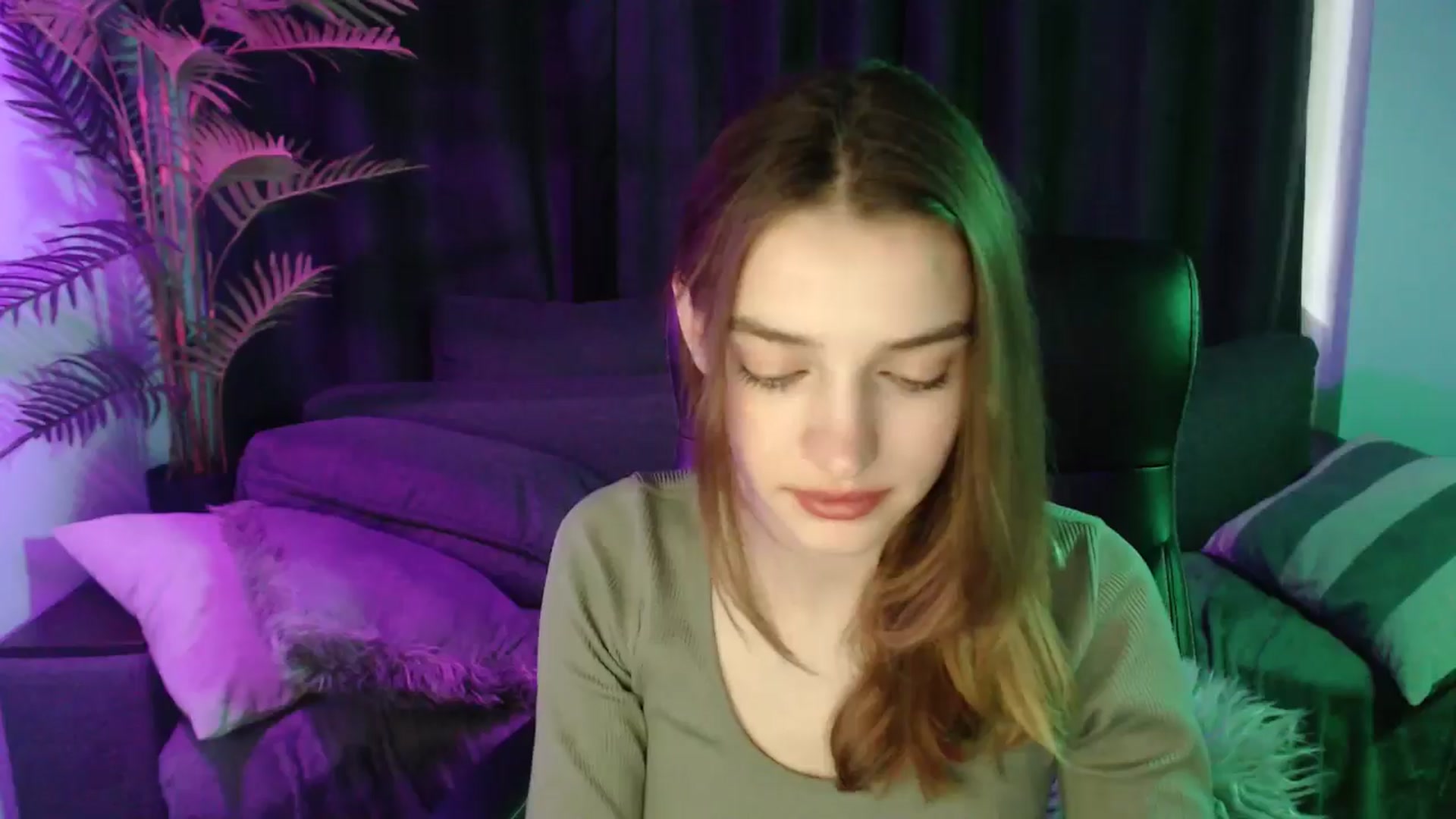 Gallery image thumbnail from LaraMinx's myfreecams stream on, 04/26/2026, 13:06 image 15 of 20