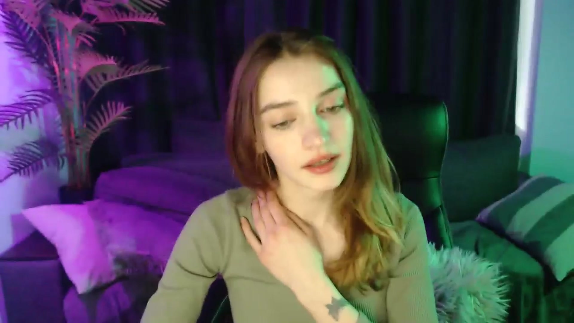 Gallery image thumbnail from LaraMinx's myfreecams stream on, 04/26/2026, 13:06 image 6 of 20