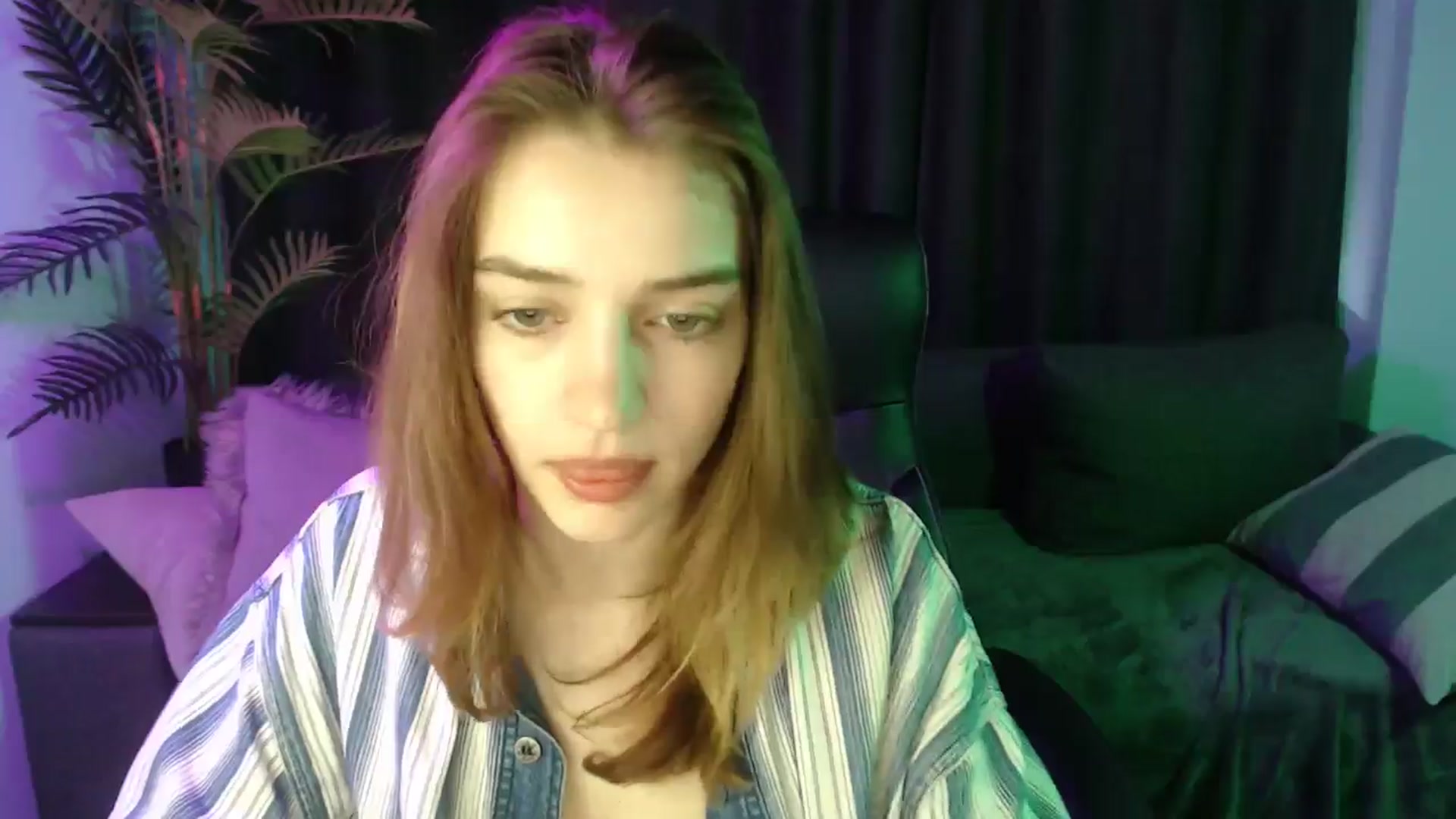 Gallery image thumbnail from LaraMinx's myfreecams stream on, 04/27/2026, 10:26 image 6 of 20
