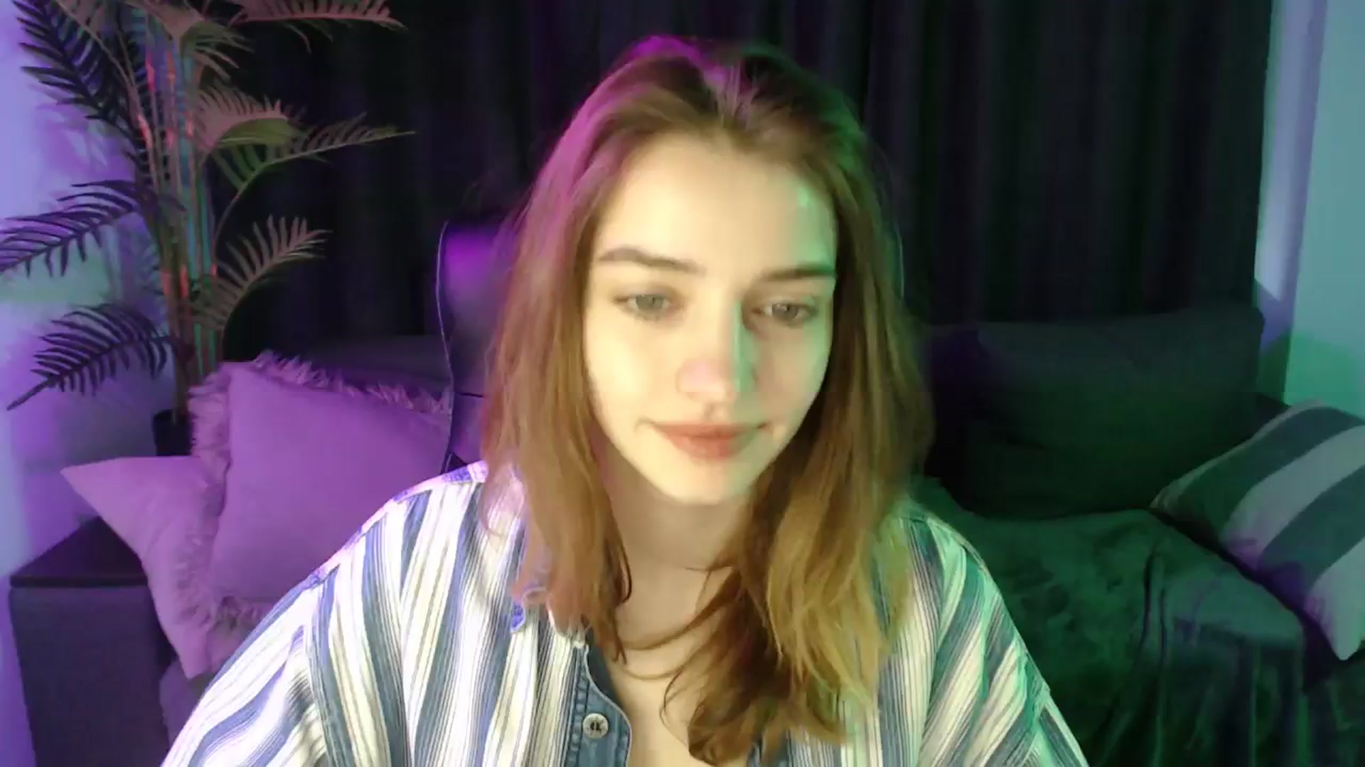 Gallery image thumbnail from LaraMinx's myfreecams stream on, 04/27/2026, 10:26 image 1 of 20