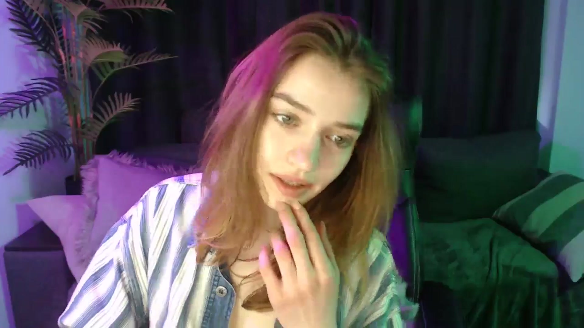 Gallery image thumbnail from LaraMinx's myfreecams stream on, 04/27/2026, 10:26 image 3 of 20