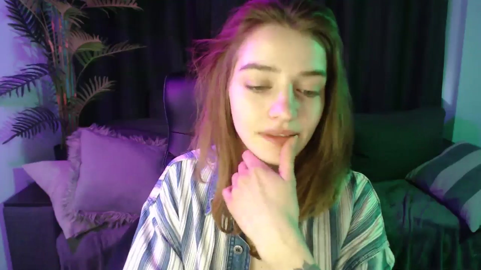 Gallery image thumbnail from LaraMinx's myfreecams stream on, 04/27/2026, 10:26 image 9 of 20
