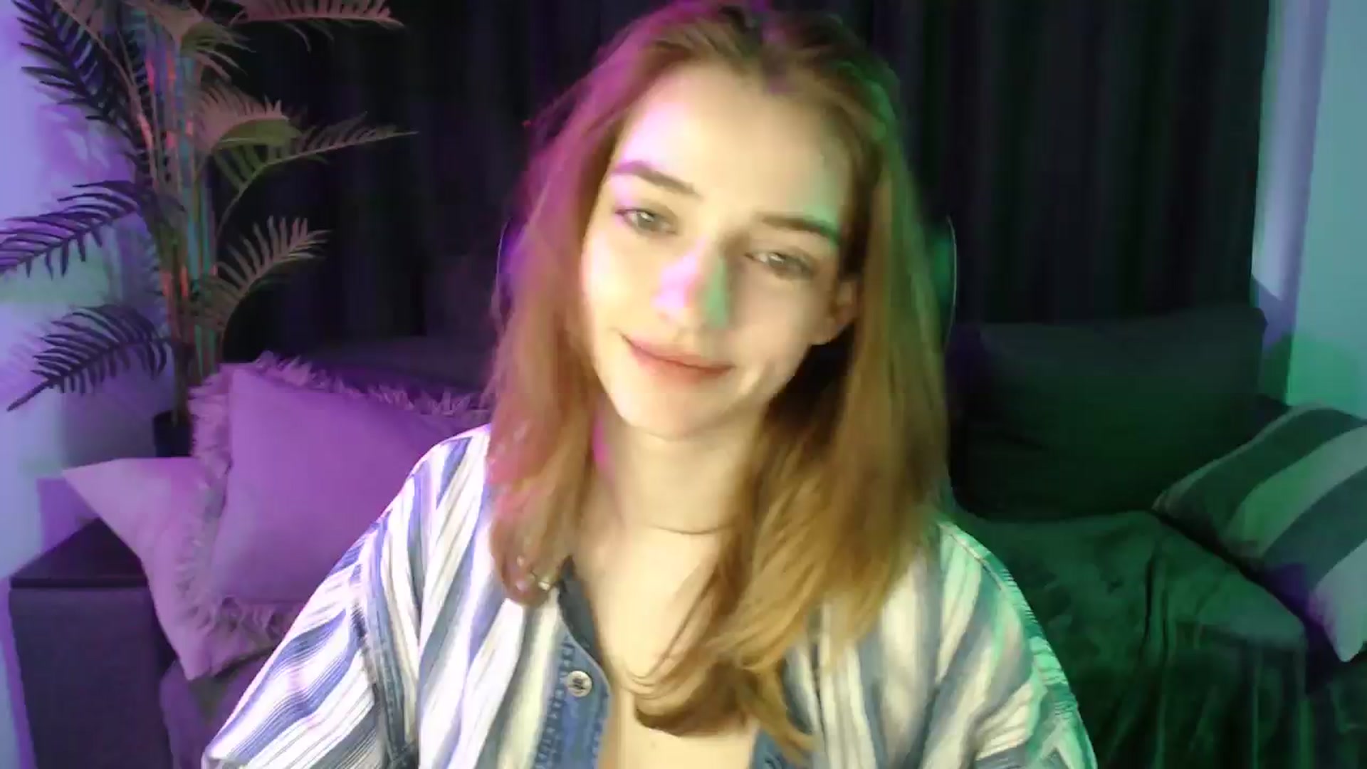 Gallery image thumbnail from LaraMinx's myfreecams stream on, 04/27/2026, 10:26 image 10 of 20
