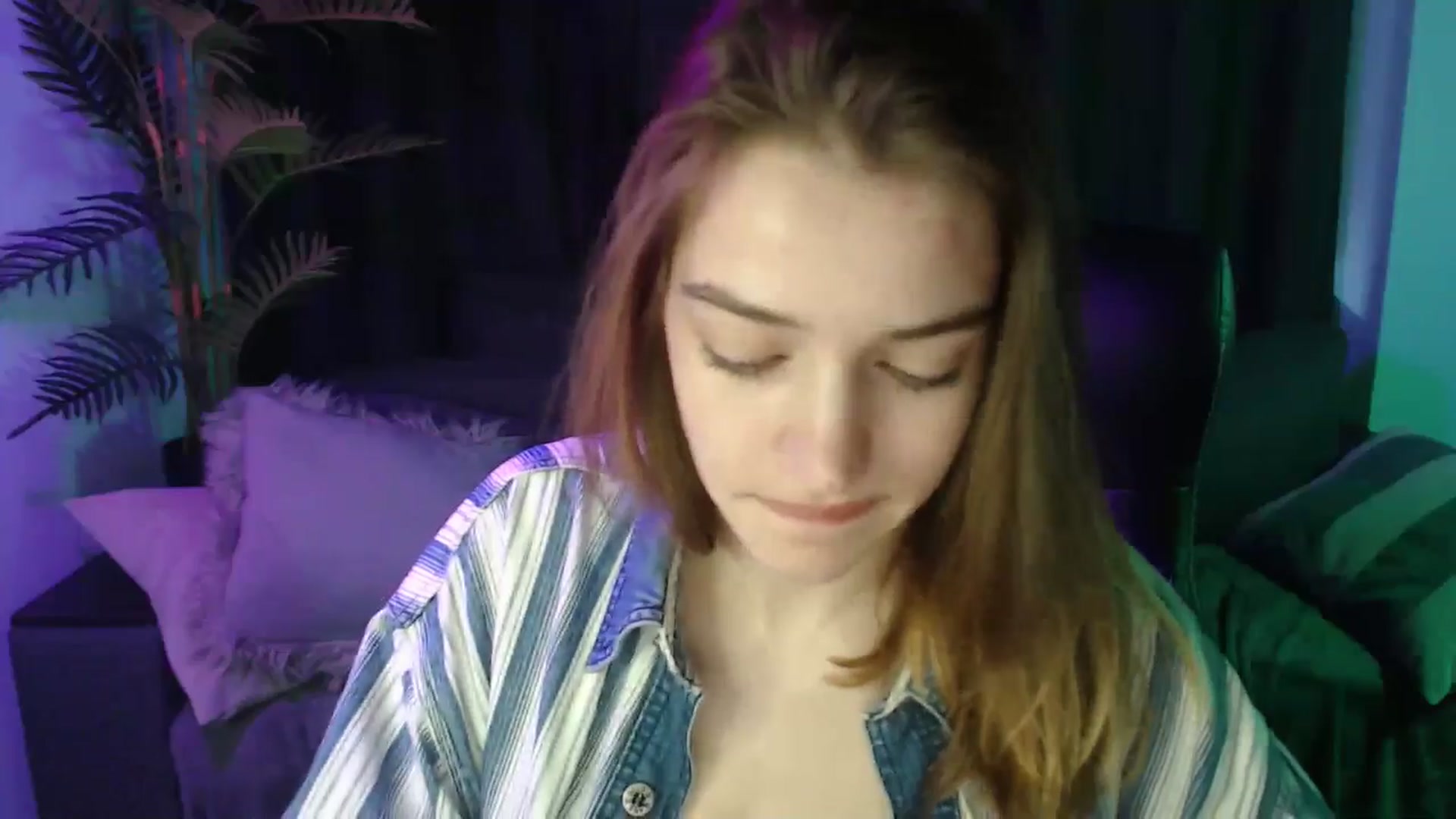 Gallery image thumbnail from LaraMinx's myfreecams stream on, 04/27/2026, 10:26 image 15 of 20