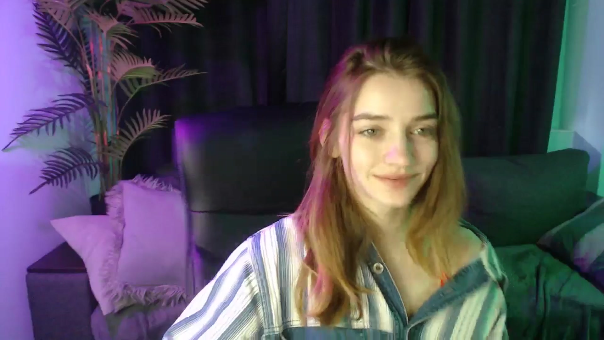 Gallery image thumbnail from LaraMinx's myfreecams stream on, 04/27/2026, 11:35 image 19 of 20