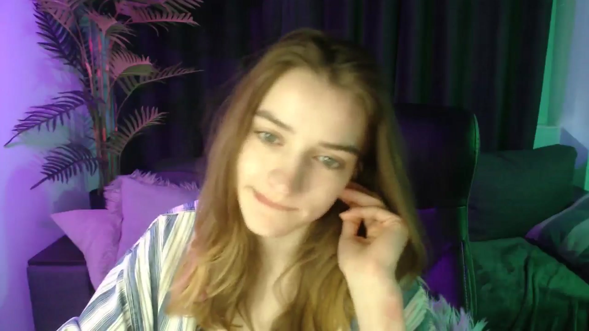 Gallery image thumbnail from LaraMinx's myfreecams stream on, 04/27/2026, 11:35 image 2 of 20