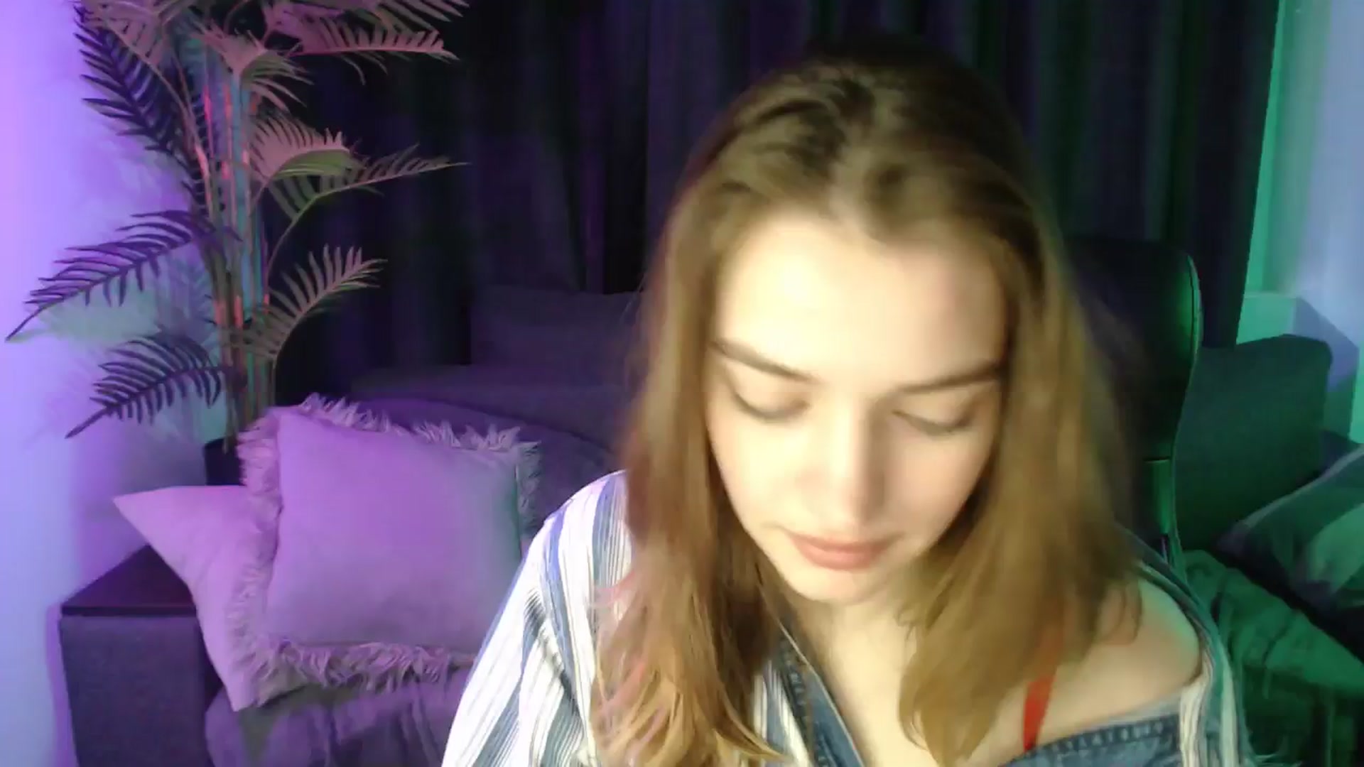 Gallery image thumbnail from LaraMinx's myfreecams stream on, 04/27/2026, 11:35 image 20 of 20