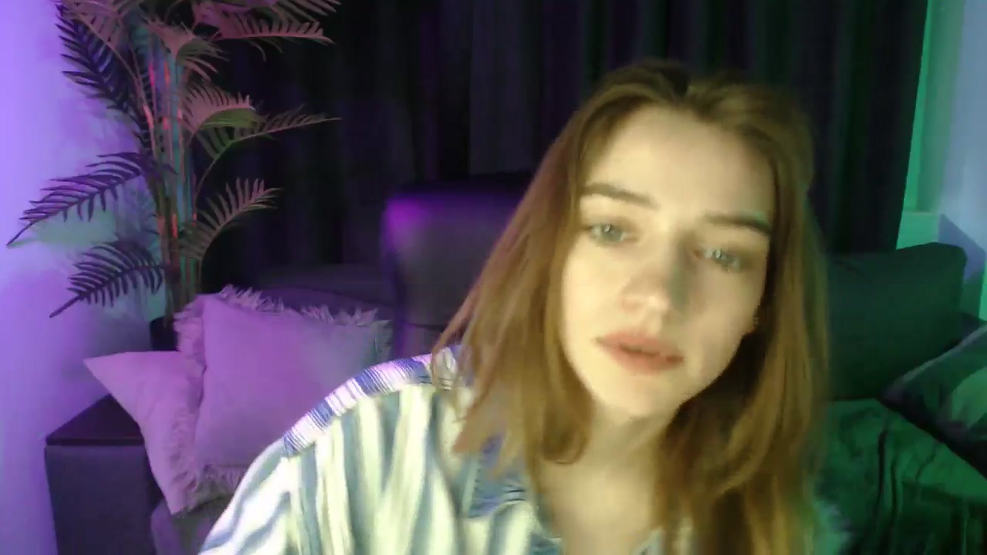 Gallery image thumbnail from LaraMinx's myfreecams stream on, 04/27/2026, 11:35 image 9 of 20