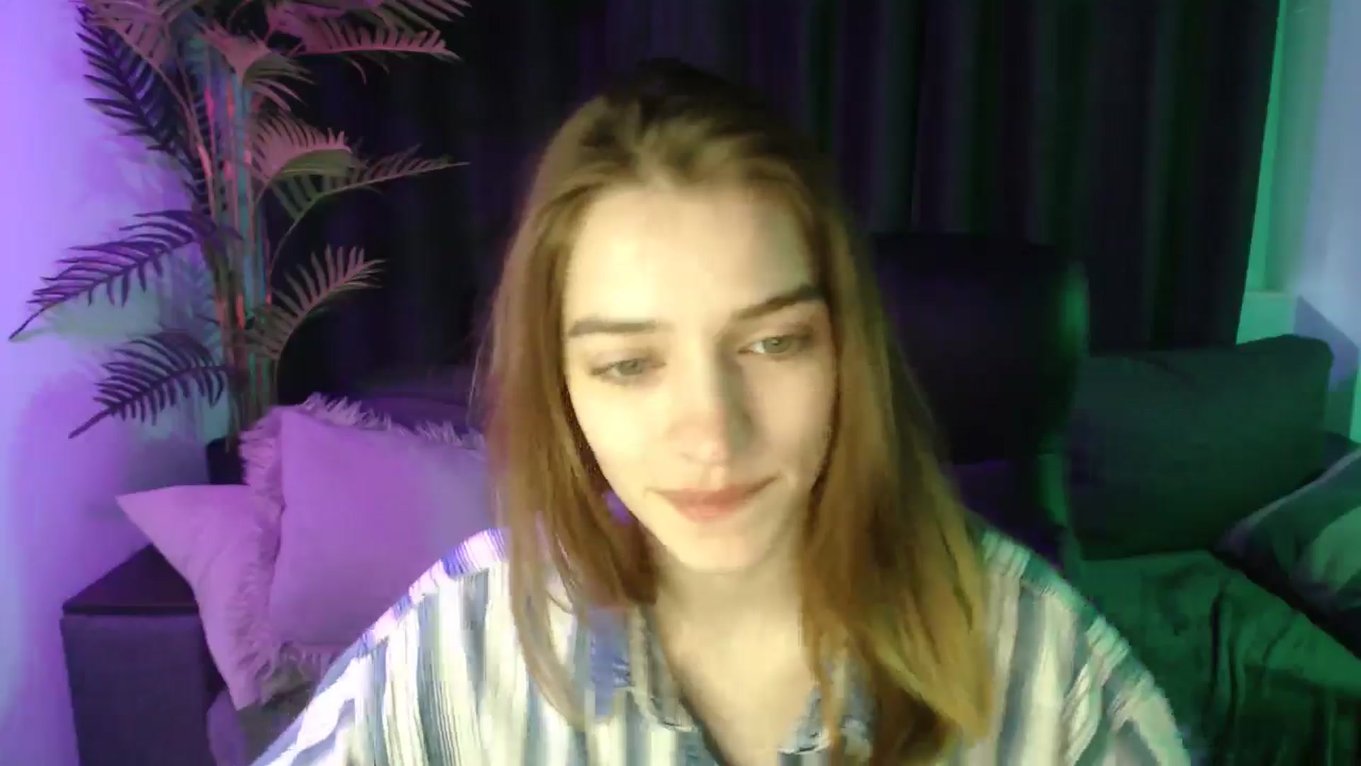 Gallery image thumbnail from LaraMinx's myfreecams stream on, 04/27/2026, 11:35 image 8 of 20