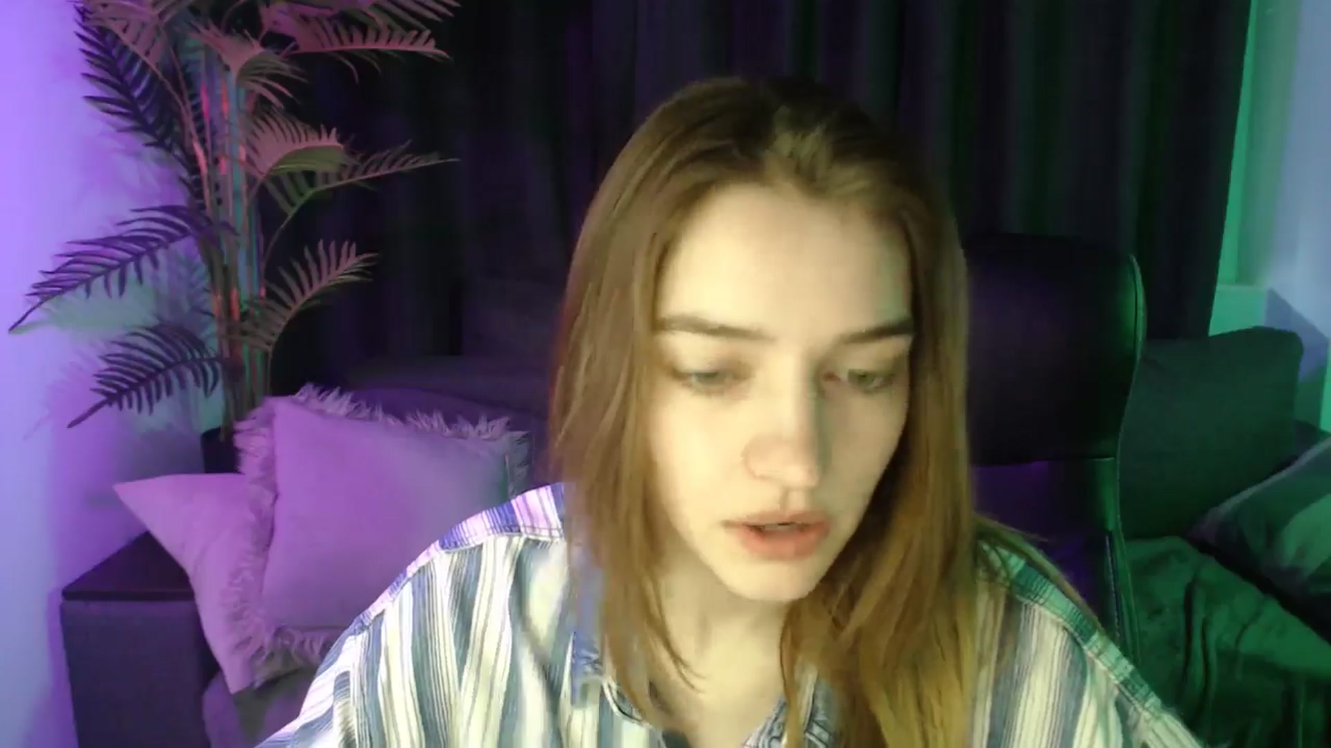 Gallery image thumbnail from LaraMinx's myfreecams stream on, 04/27/2026, 11:35 image 7 of 20