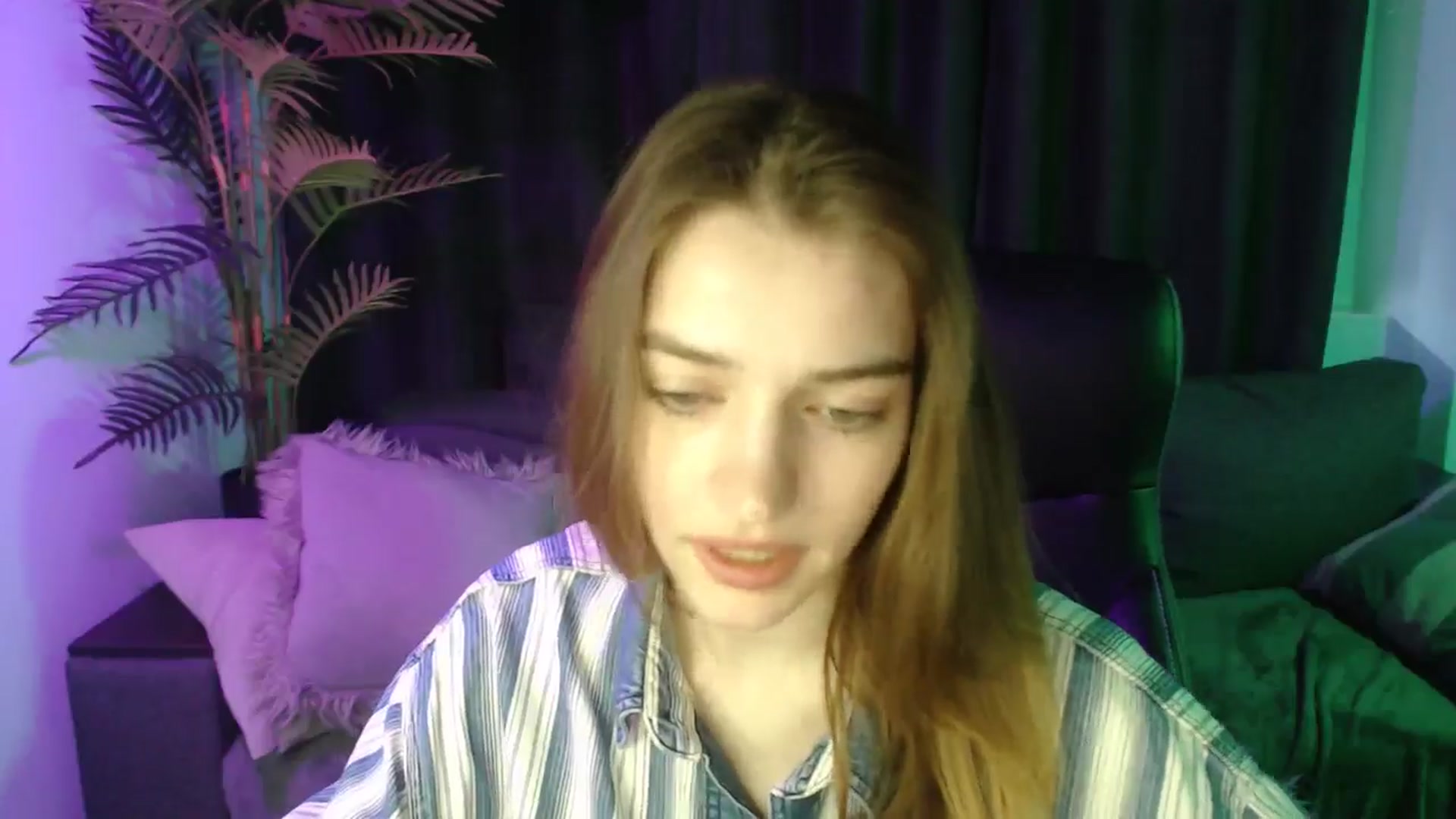 Gallery image thumbnail from LaraMinx's myfreecams stream on, 04/27/2026, 11:35 image 6 of 20