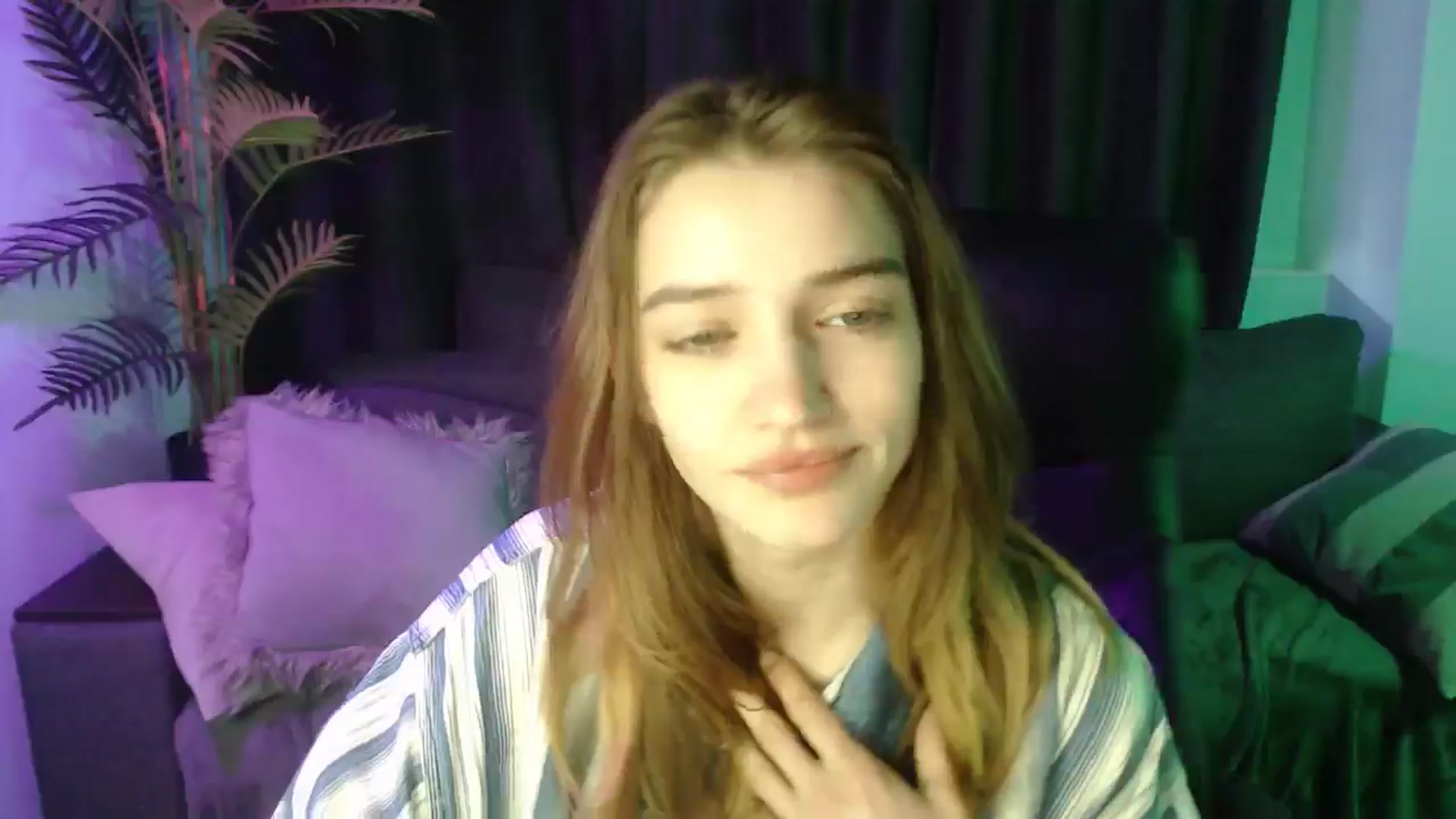 Gallery image thumbnail from LaraMinx's myfreecams stream on, 04/27/2026, 12:17 image 8 of 20