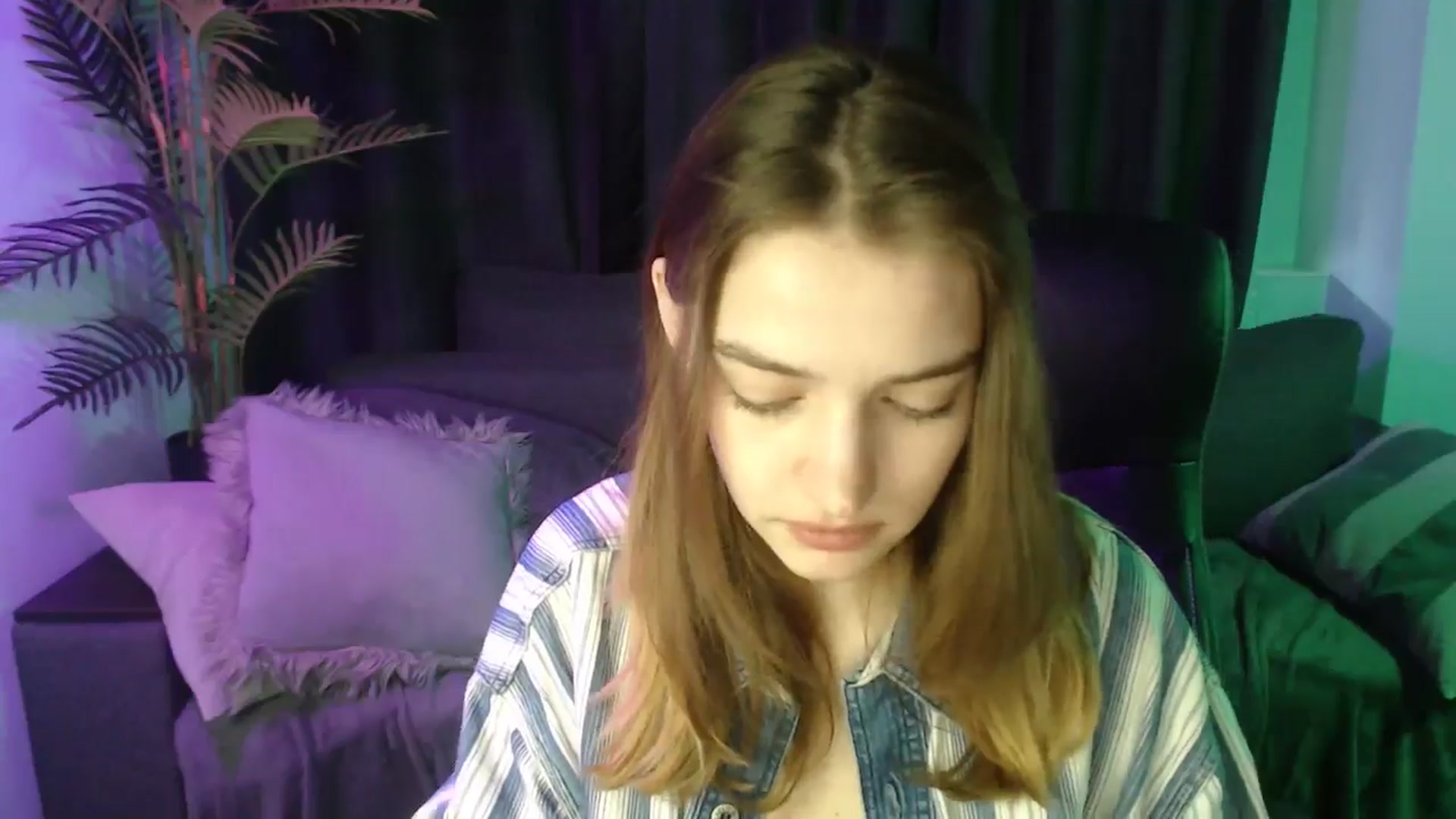 Gallery image thumbnail from LaraMinx's myfreecams stream on, 04/27/2026, 12:17 image 18 of 20