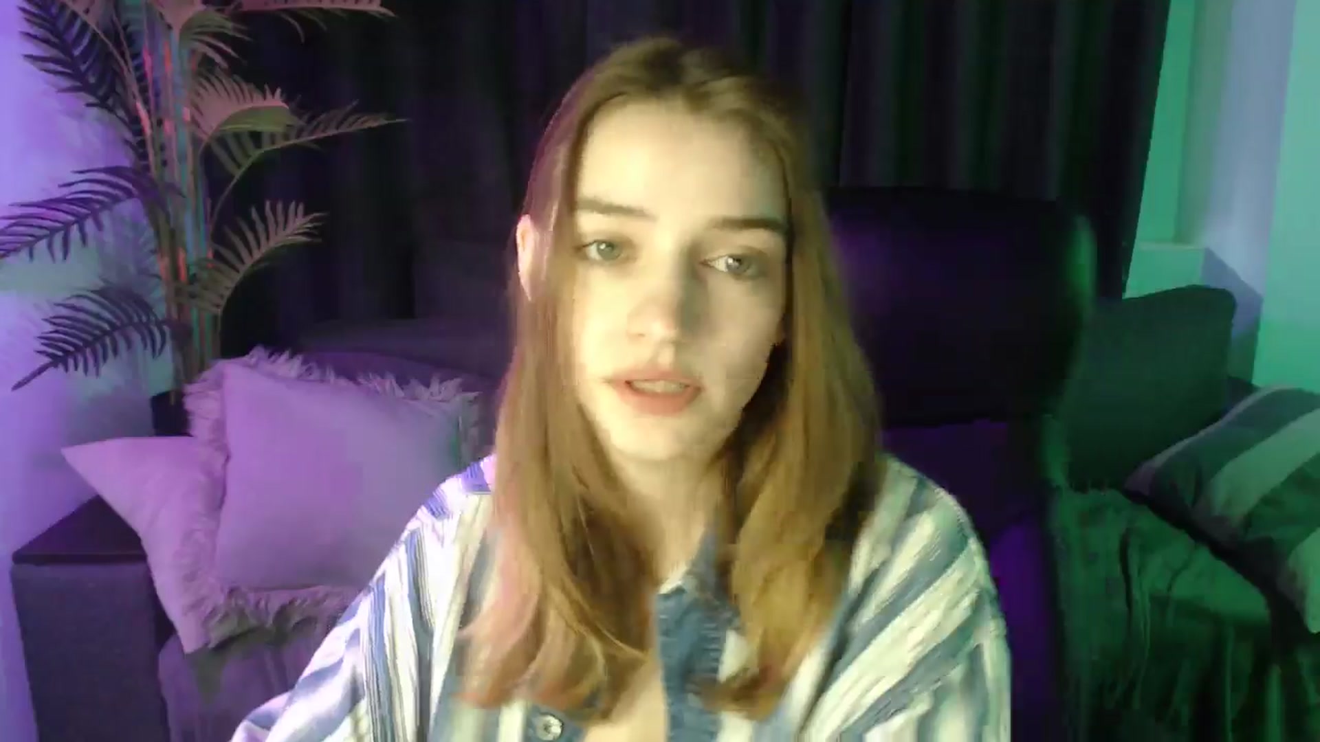 Gallery image thumbnail from LaraMinx's myfreecams stream on, 04/27/2026, 12:17 image 14 of 20