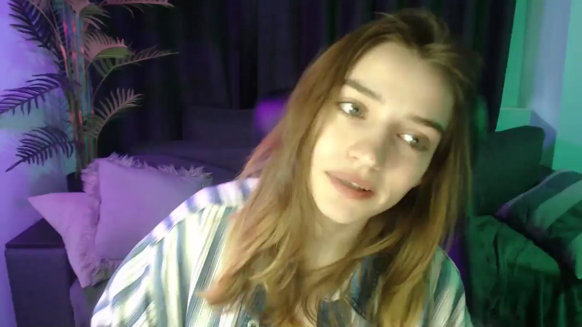 Gallery image thumbnail from LaraMinx's myfreecams stream on, 04/27/2026, 12:17 image 1 of 20