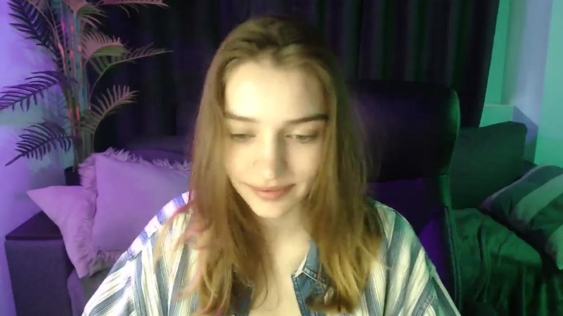 Gallery image thumbnail from LaraMinx's myfreecams stream on, 04/27/2026, 12:17 image 7 of 20