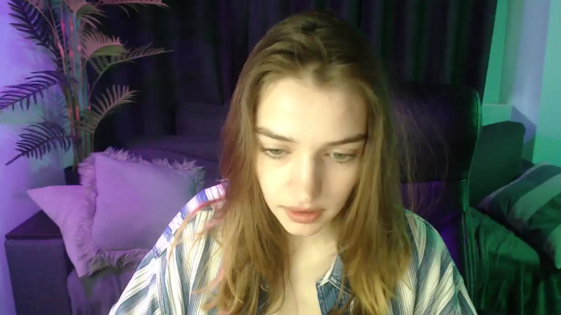 Gallery image thumbnail from LaraMinx's myfreecams stream on, 04/27/2026, 12:17 image 6 of 20