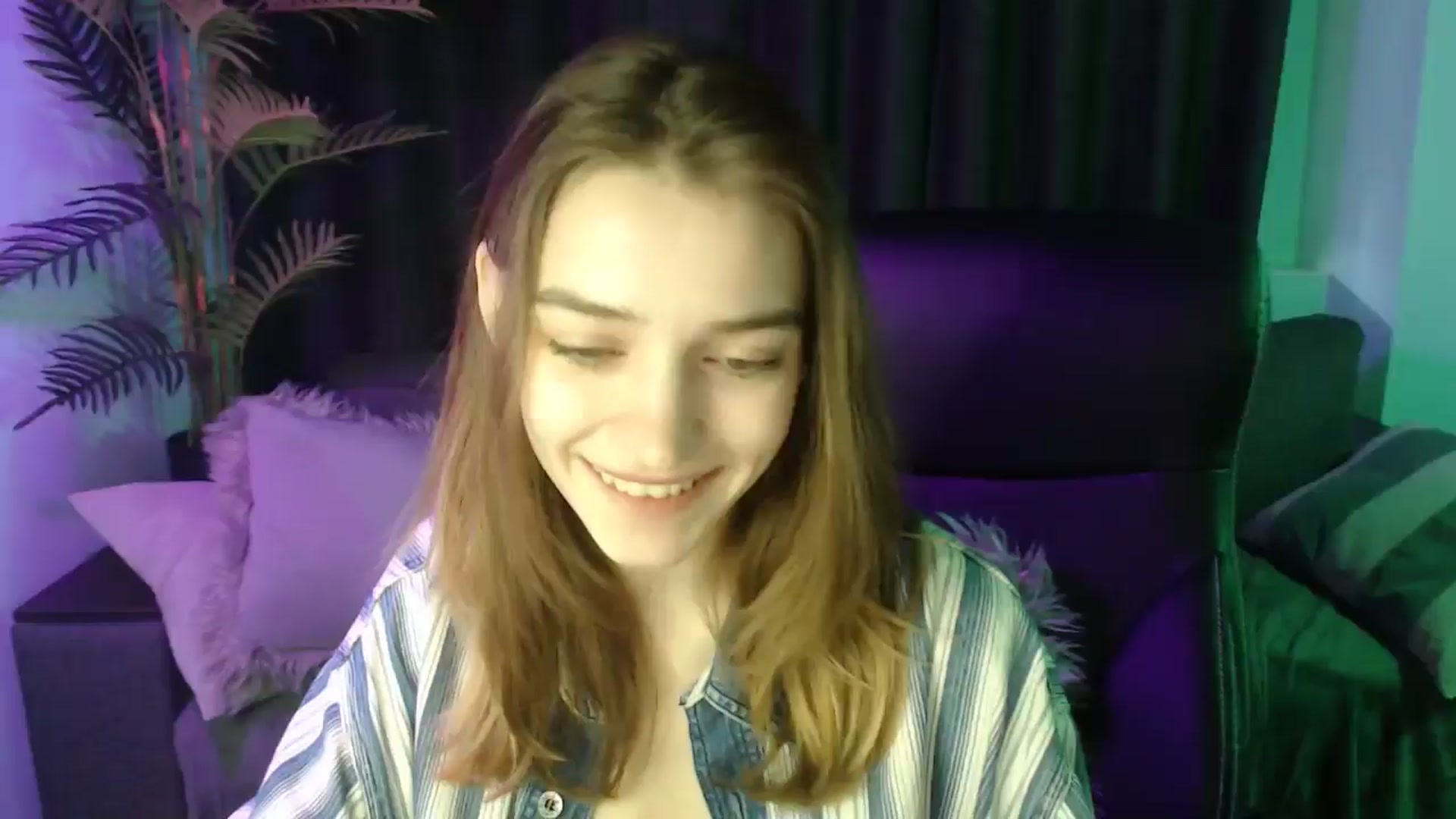Gallery image thumbnail from LaraMinx's myfreecams stream on, 04/27/2026, 12:17 image 11 of 20