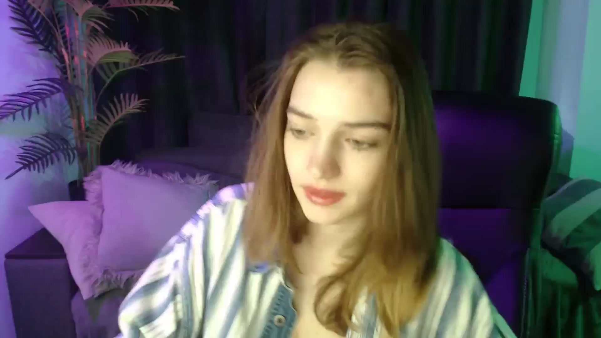 Gallery image thumbnail from LaraMinx's myfreecams stream on, 04/27/2026, 13:06 image 4 of 20