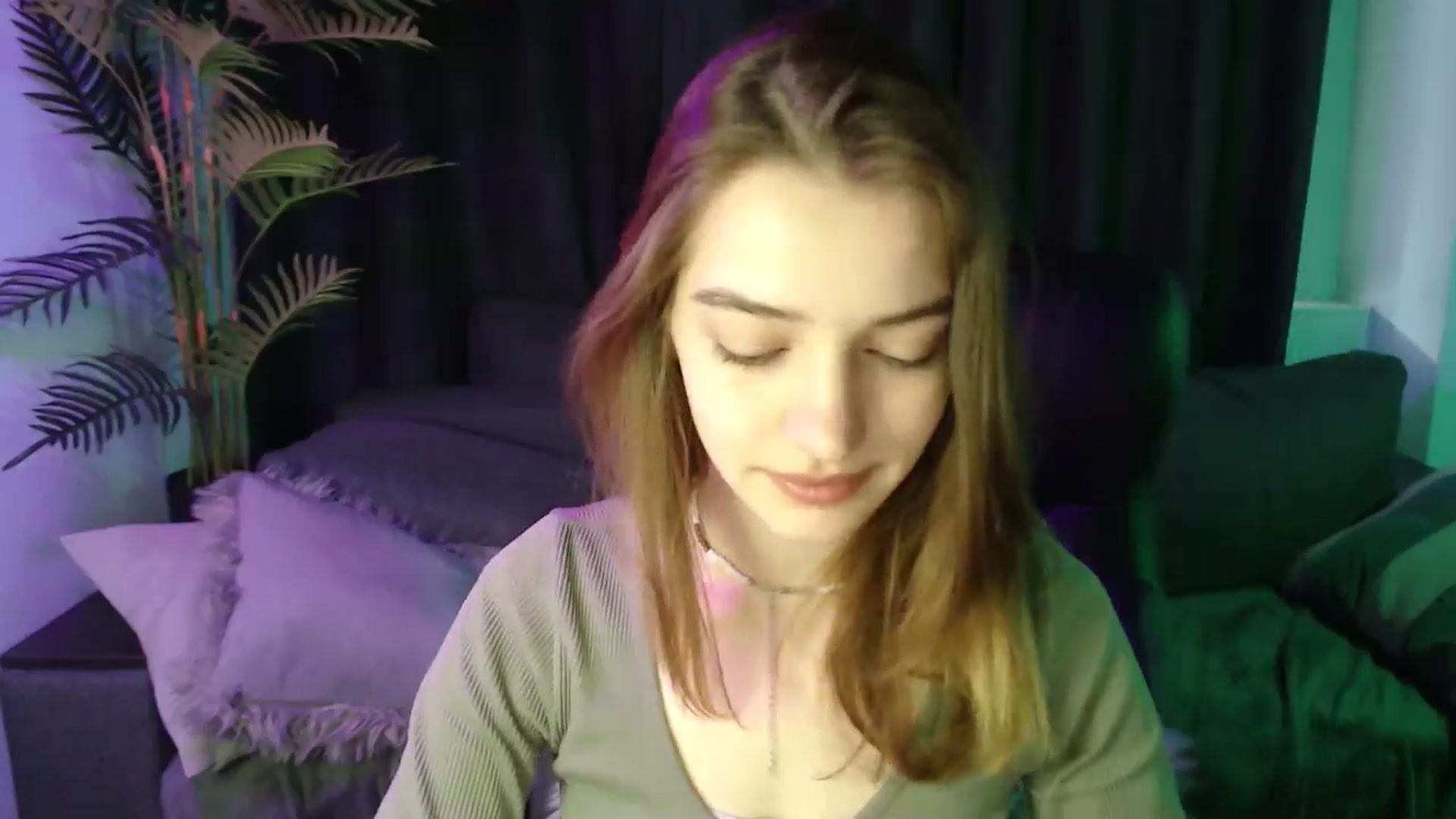 Gallery image thumbnail from LaraMinx's myfreecams stream on, 04/28/2026, 08:44 image 17 of 20