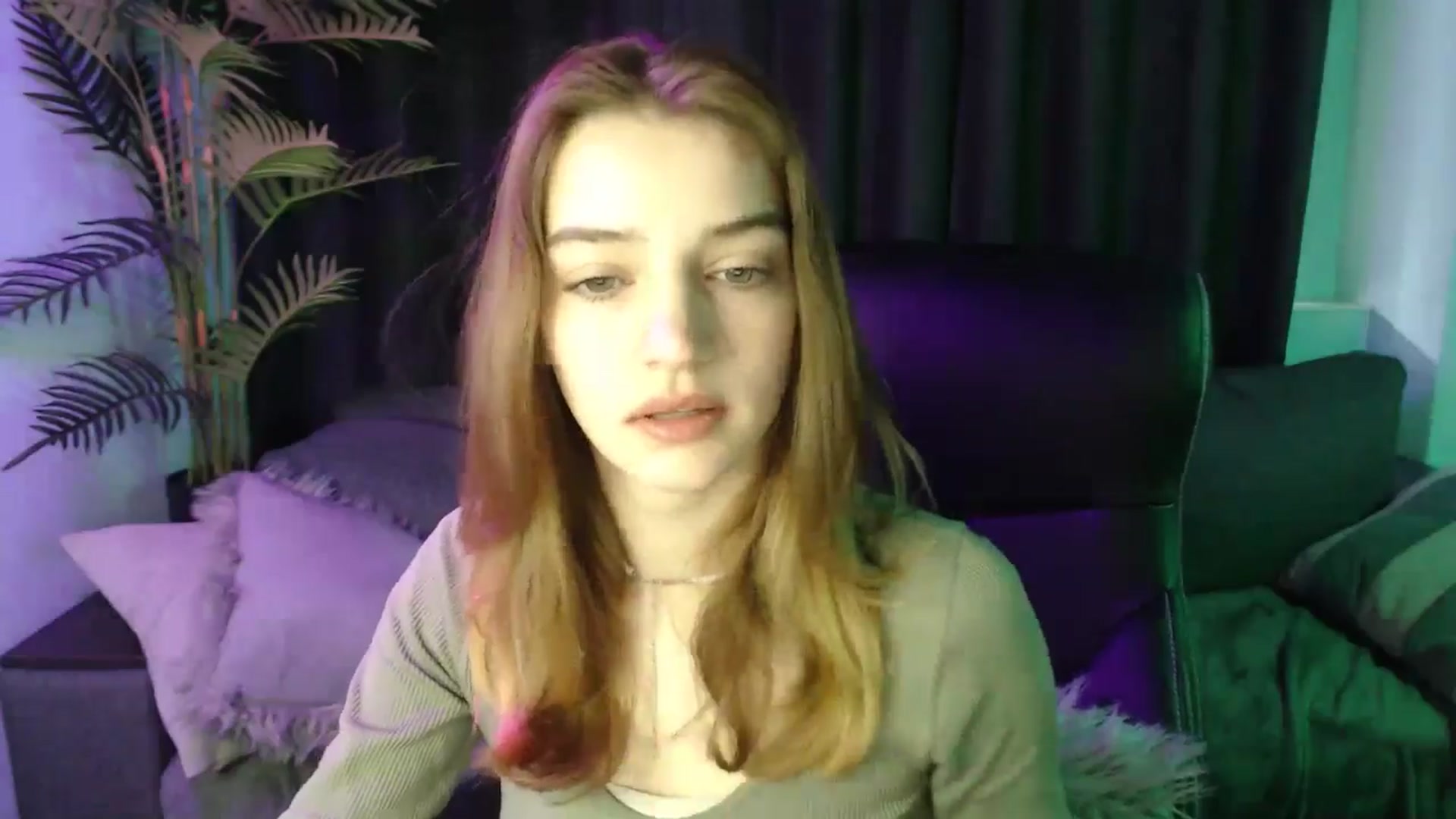 Gallery image thumbnail from LaraMinx's myfreecams stream on, 04/28/2026, 08:44 image 11 of 20