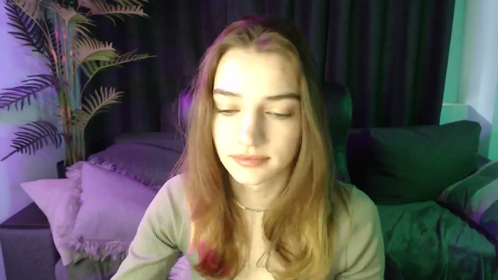 Gallery image thumbnail from LaraMinx's myfreecams stream on, 04/28/2026, 08:44 image 2 of 20