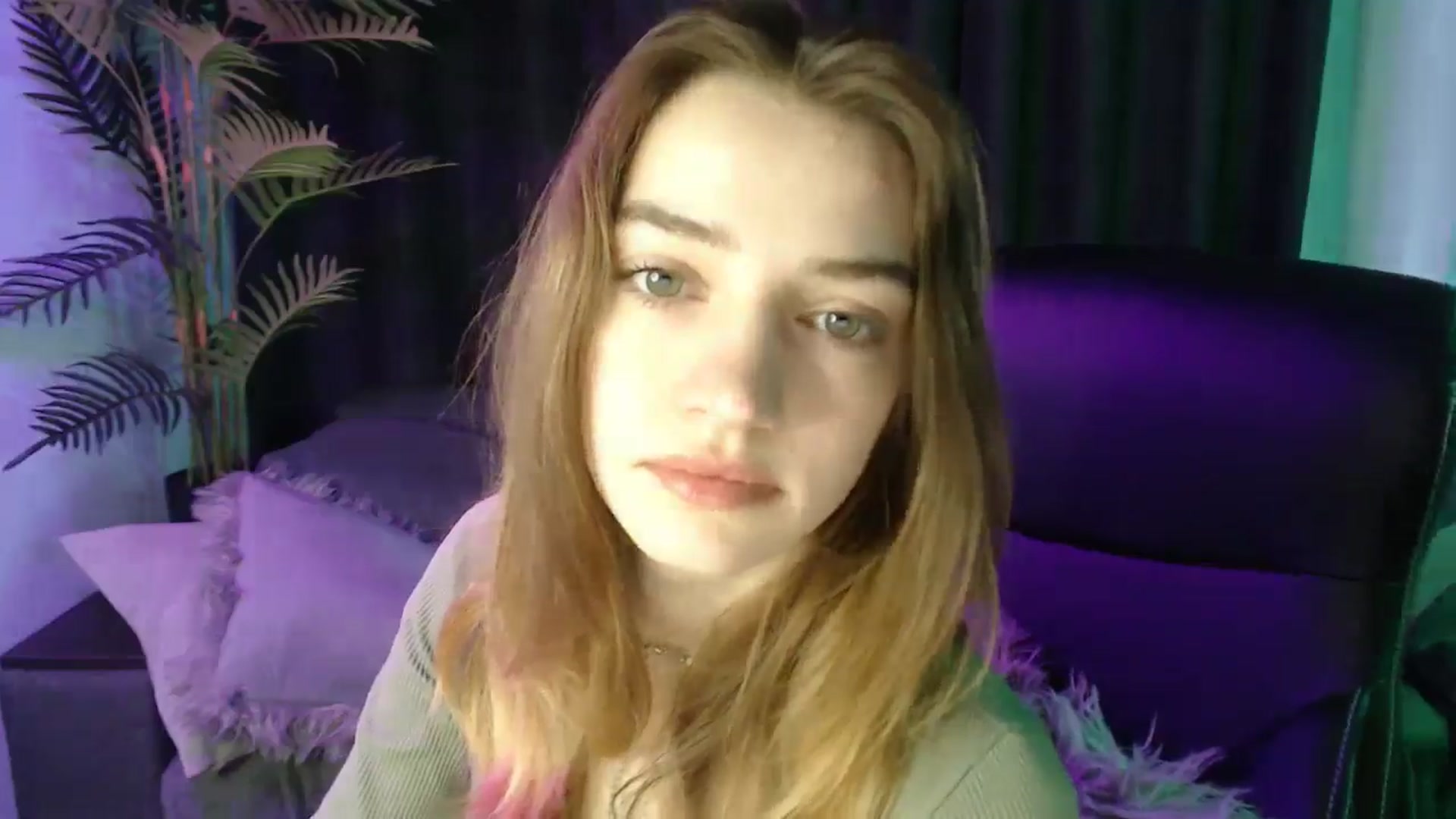 Gallery image thumbnail from LaraMinx's myfreecams stream on, 04/28/2026, 08:44 image 6 of 20