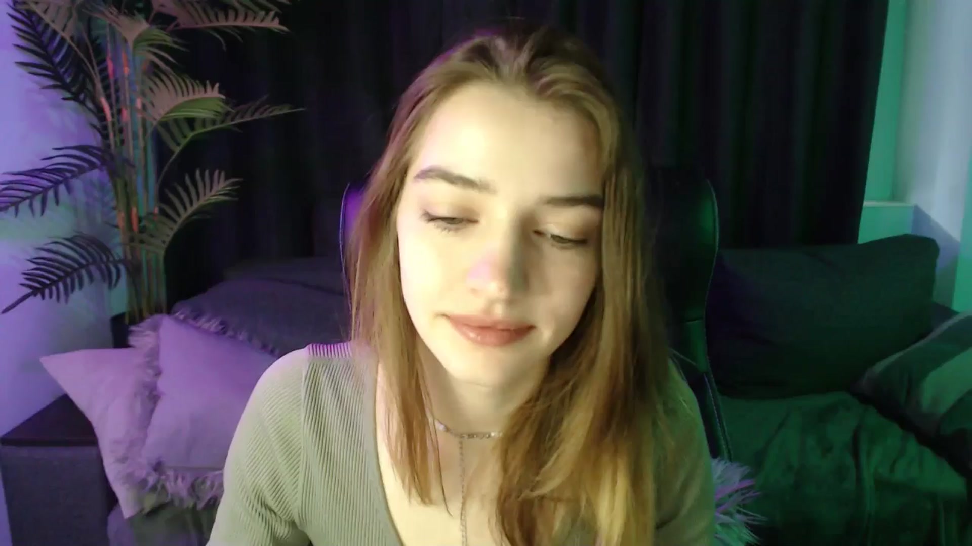 Gallery image thumbnail from LaraMinx's myfreecams stream on, 04/28/2026, 08:44 image 18 of 20